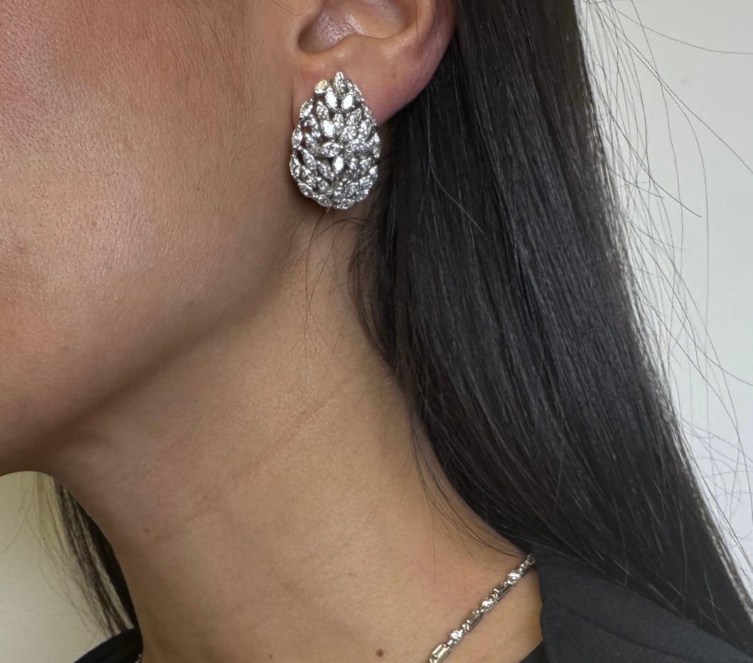 Platin Marquise Diamant Cluster-Ohrringe  Getragen von Huma Abedin bei ihrer Hochzeit im Angebot 3