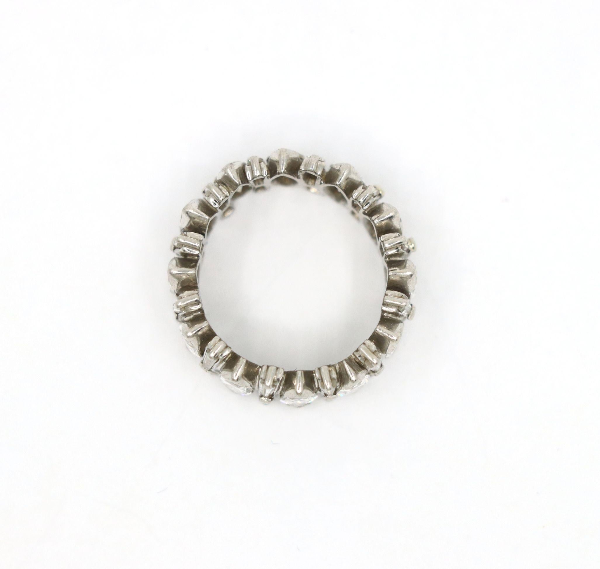 Anillo de diamantes marquesa en platino en venta 1