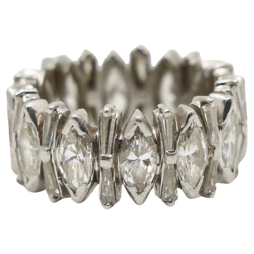 Anillo de diamantes marquesa en platino en venta
