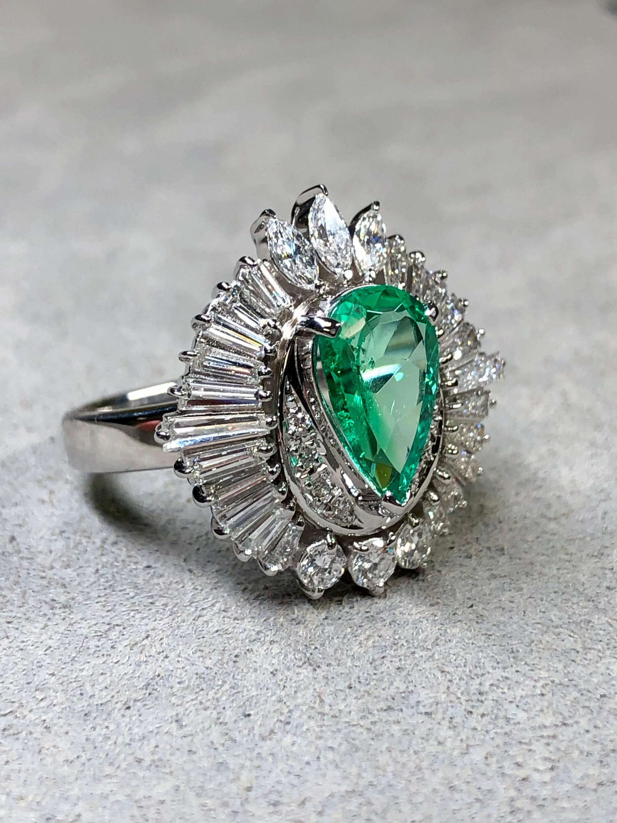 Platinum Marquise Round Diamond Emerald Ballerina Cocktail Ring 4.40ctw Sz 7.5 In Good Condition For Sale In Winter Springs, FL