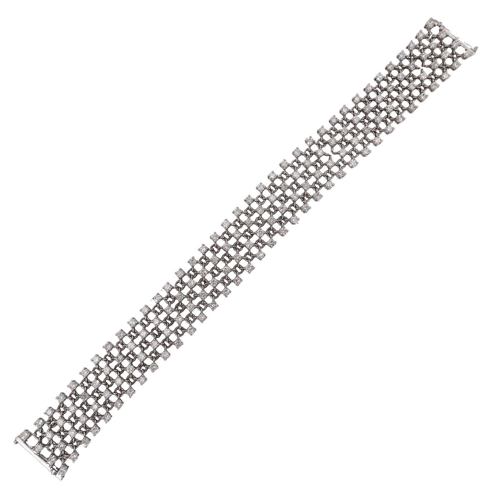 Taille ronde Platinum Mesh Bracelet with 6.40 Cts in Diamonds en vente