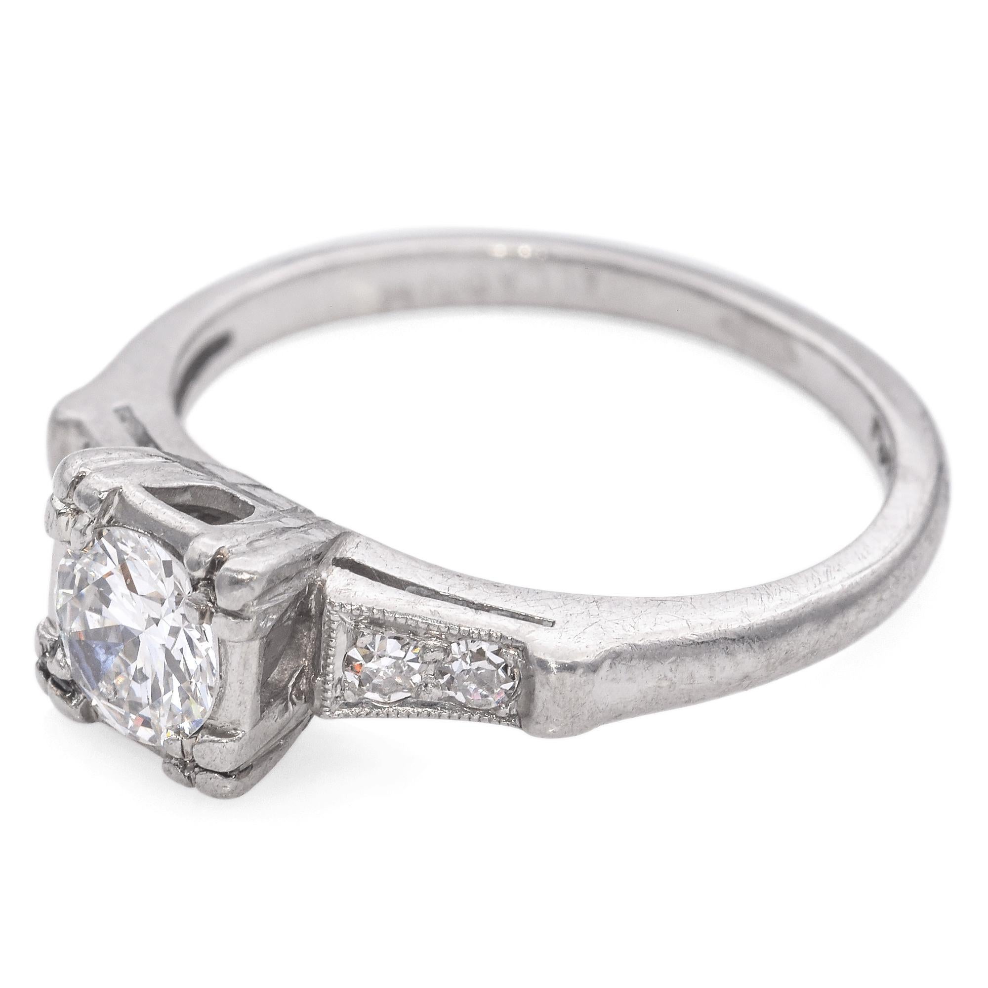 Taille ronde Bague de fiançailles solitaire à diamant en platine du milieu du siècle en vente