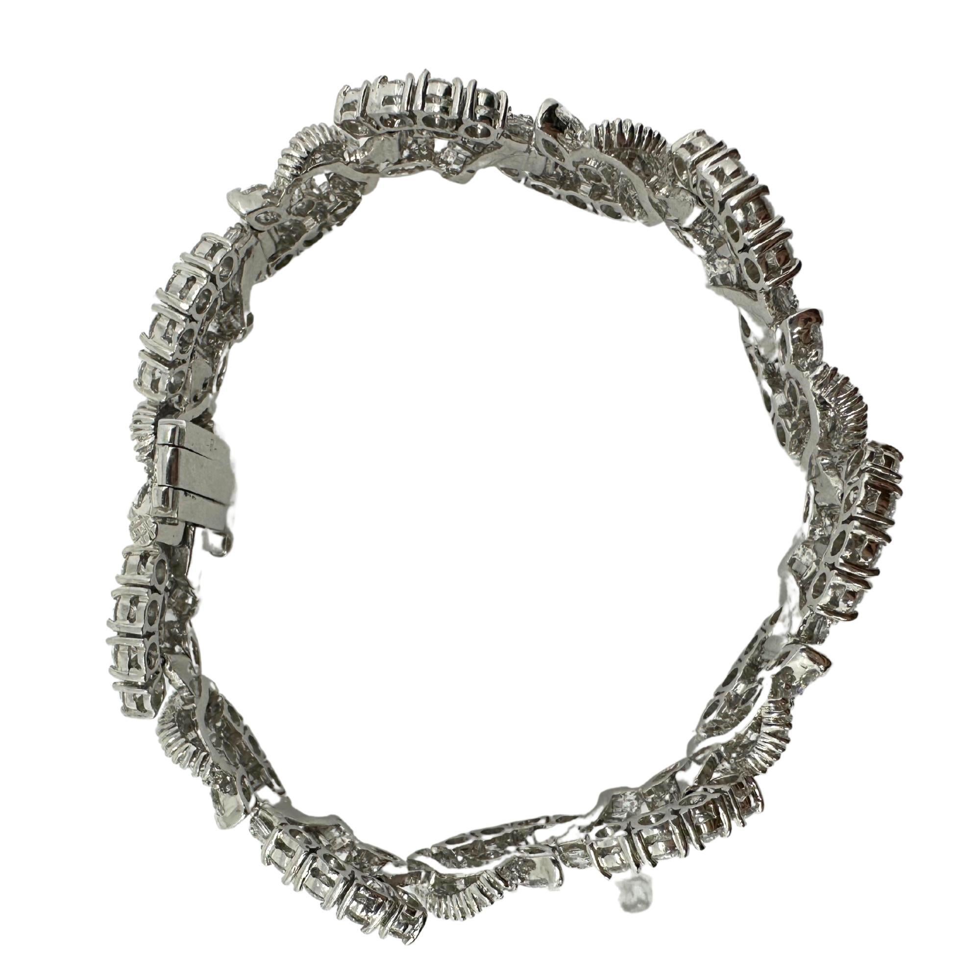 Bracciale in platino con diamanti a taglio misto In condizioni buone in vendita a New York, NY