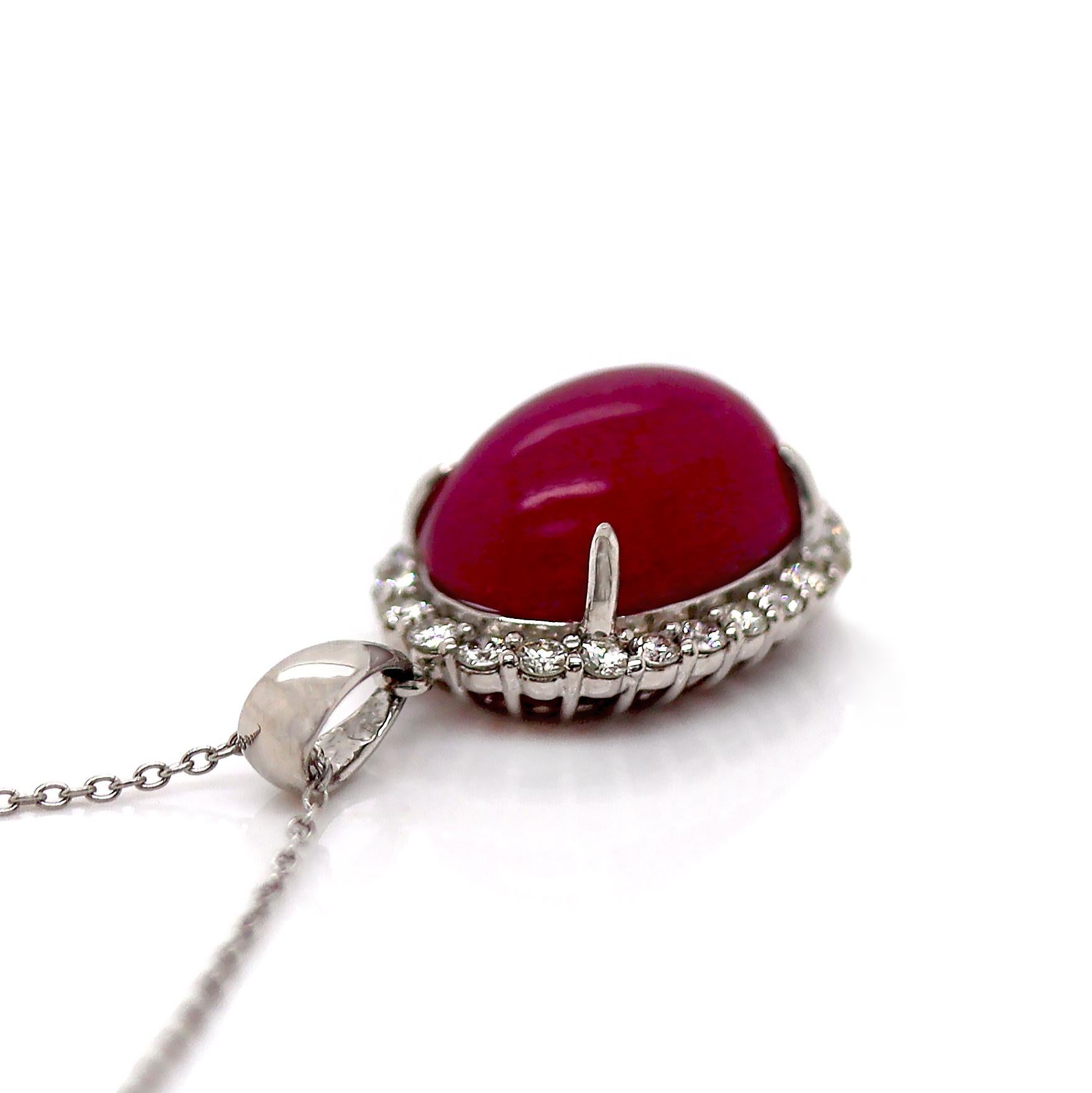 da uomo o donna Ciondolo in platino con rubino e diamante Myanmar con collana in vendita