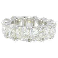 Bracelet éternel en platine avec diamant naturel de 13,44 carats à taille coussin En stock