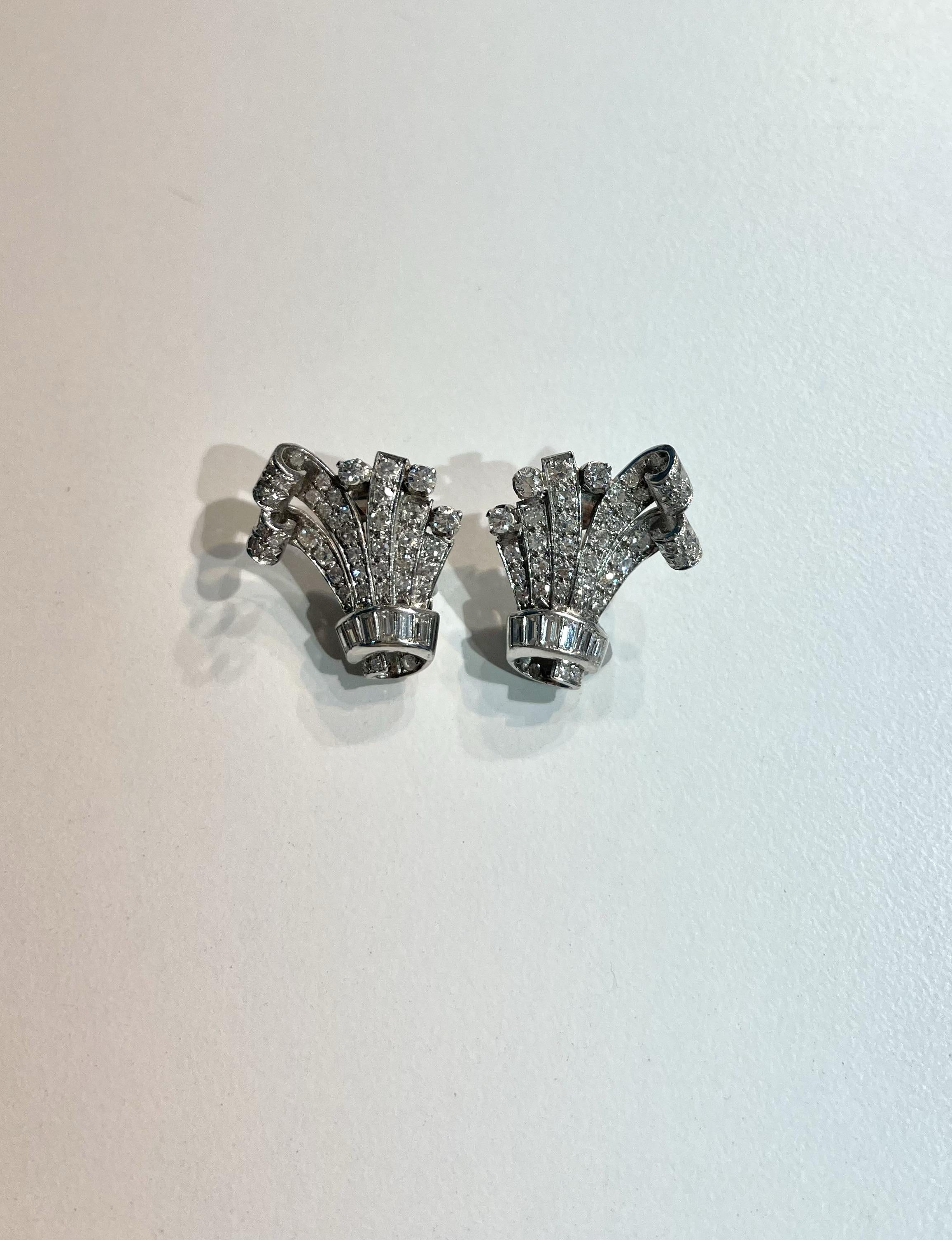 Platinum Natural Diamond Art Deco 1930 Clip-on Earrings  In Good Condition For Sale In Milano, IT