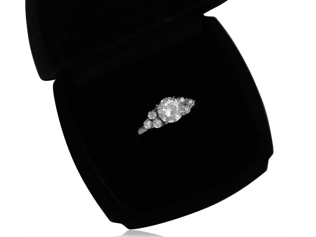 Anello di fidanzamento in platino e diamanti naturali, 1,35 CT TDW - Valutazione $8800 in vendita 2