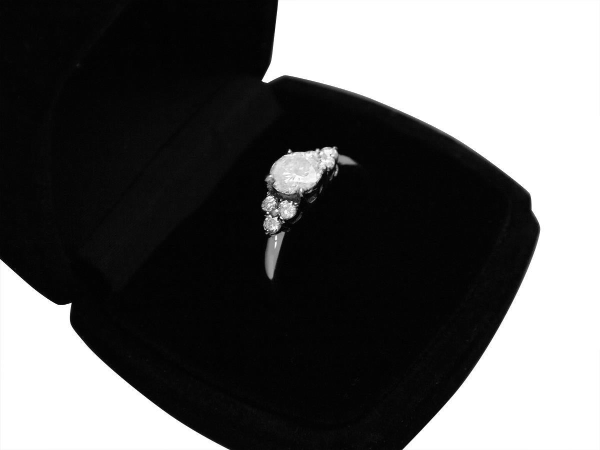 Anello di fidanzamento in platino e diamanti naturali, 1,35 CT TDW - Valutazione $8800 in vendita 3