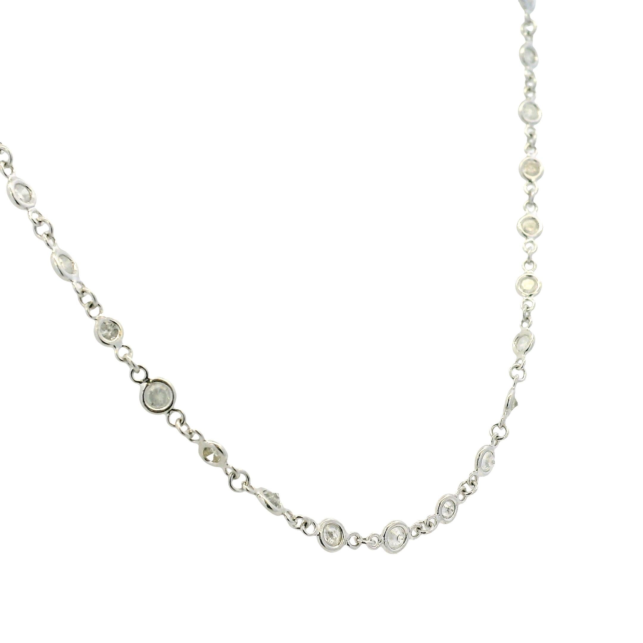 Donna Collana con diamanti naturali in platino in vendita