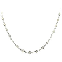 Halskette aus Platin mit natürlichen Diamanten von By The Yard
