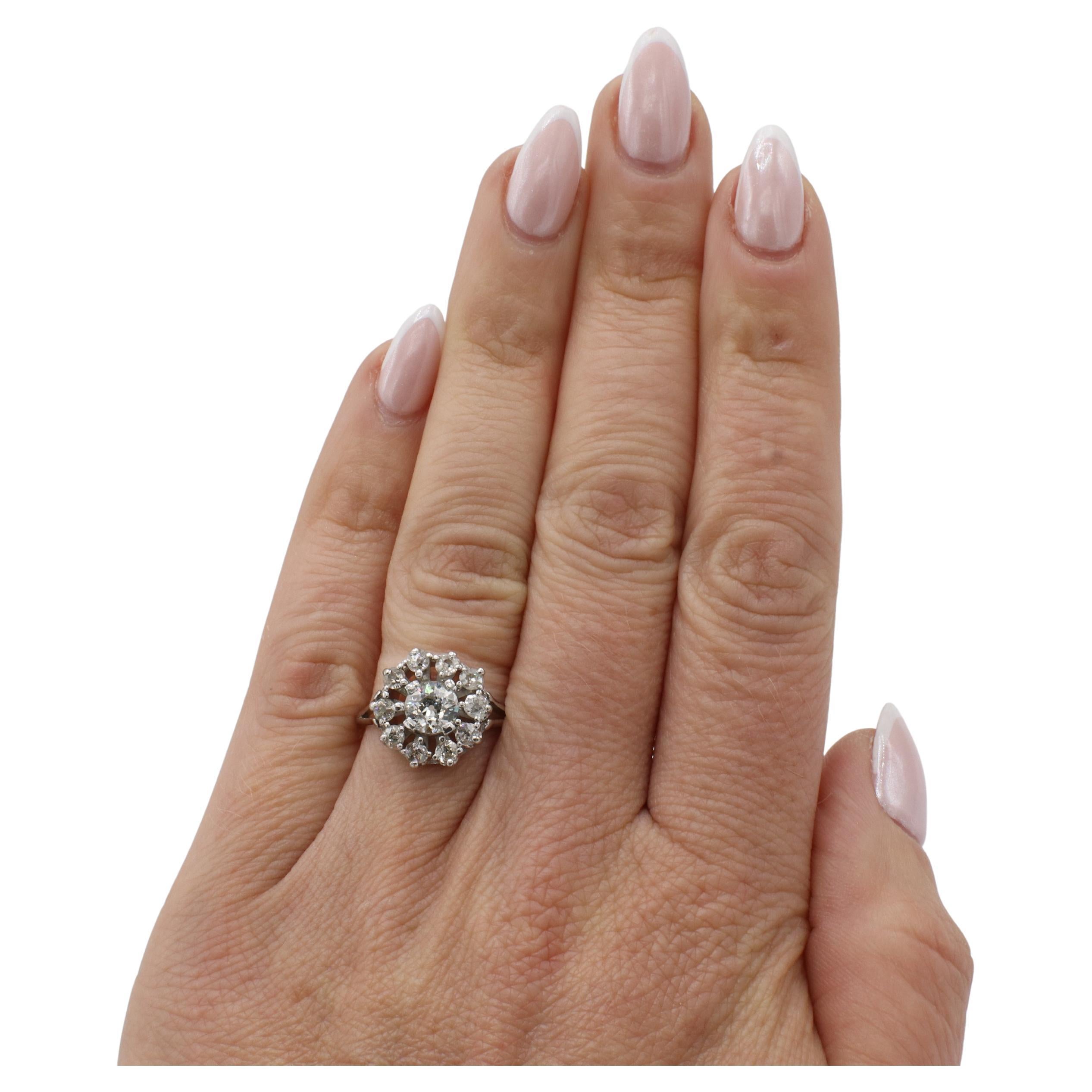 Taille vieille Europe Bague de fiançailles en platine avec diamant naturel taillé dans une mine ancienne européenne en vente