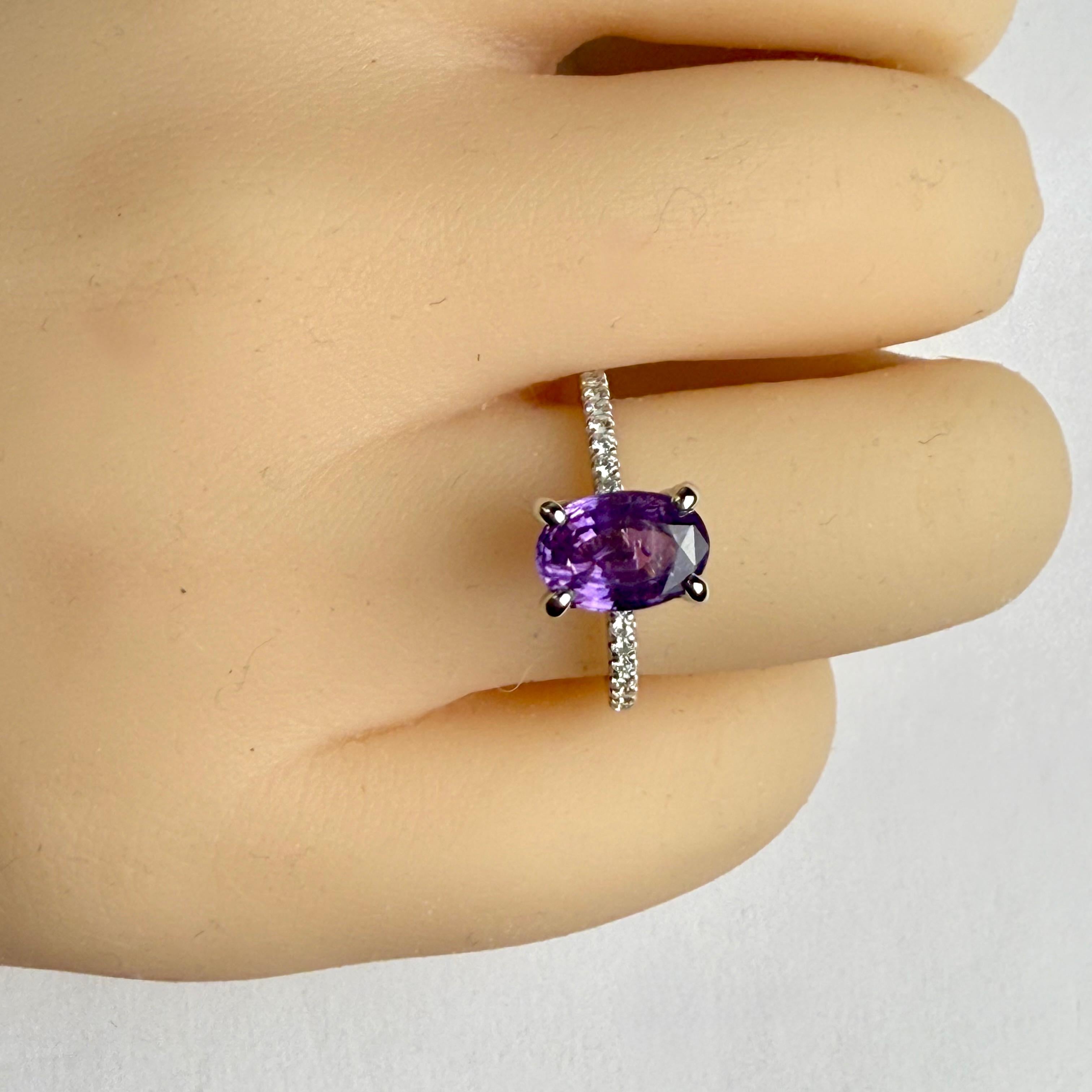 Platin Natürlicher lila Ceylon Saphir und Diamant Ring GIA zertifiziert Damen im Angebot
