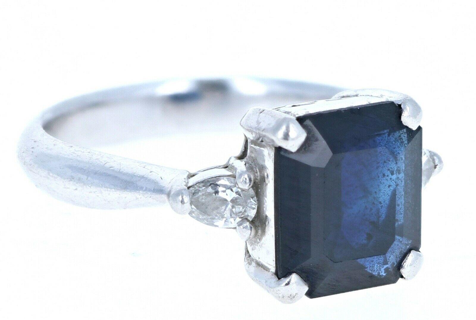 Platinum Natural Sapphire and Diamond Ring 3.72 Carat In Good Condition In Beverly Hills, CA