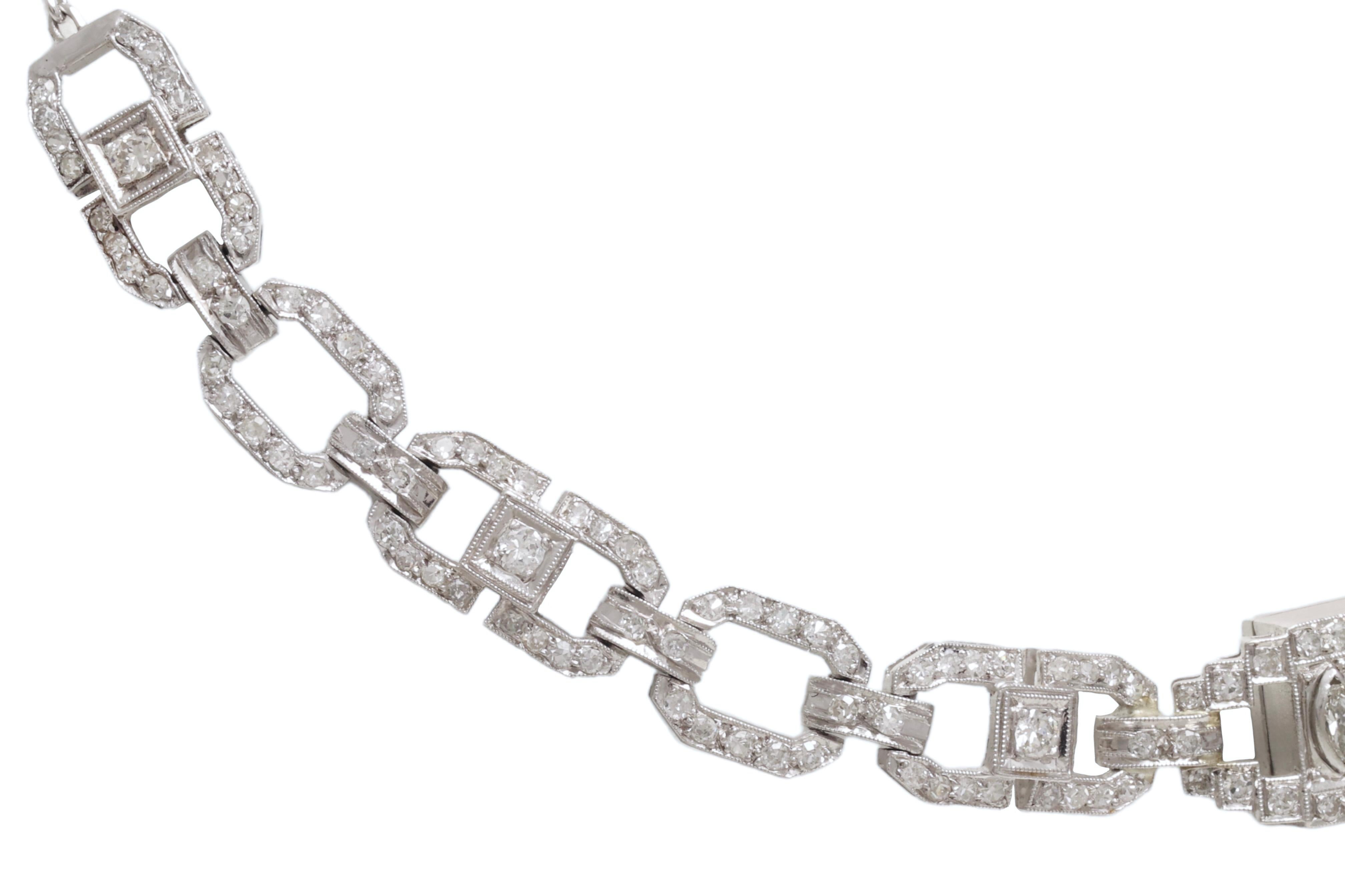 Collier en platine sur chaîne en or 18 carats avec diamants et onyx en vente 1