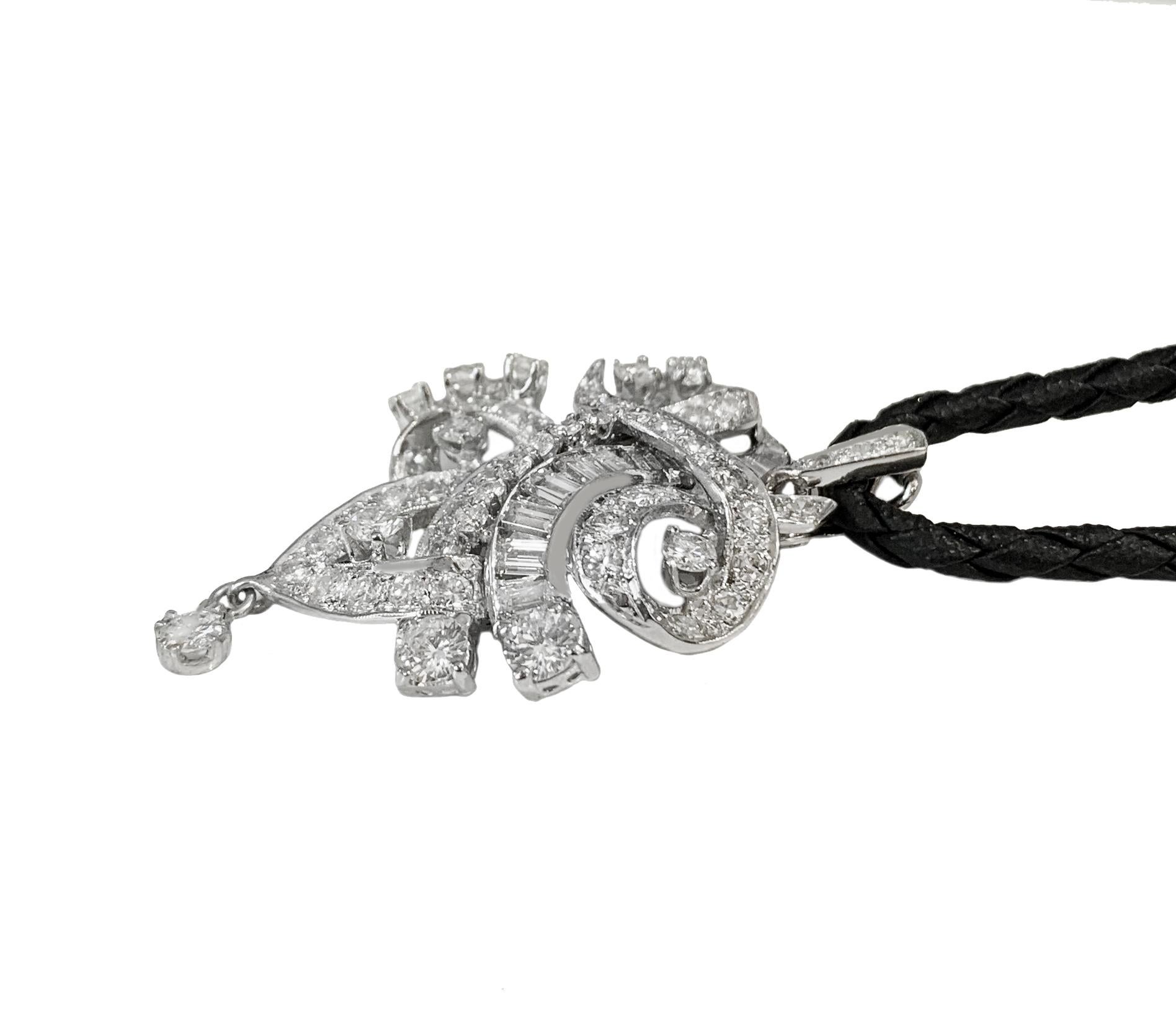 -Oro bianco 14K
-Dimensione: 1.2x1.4