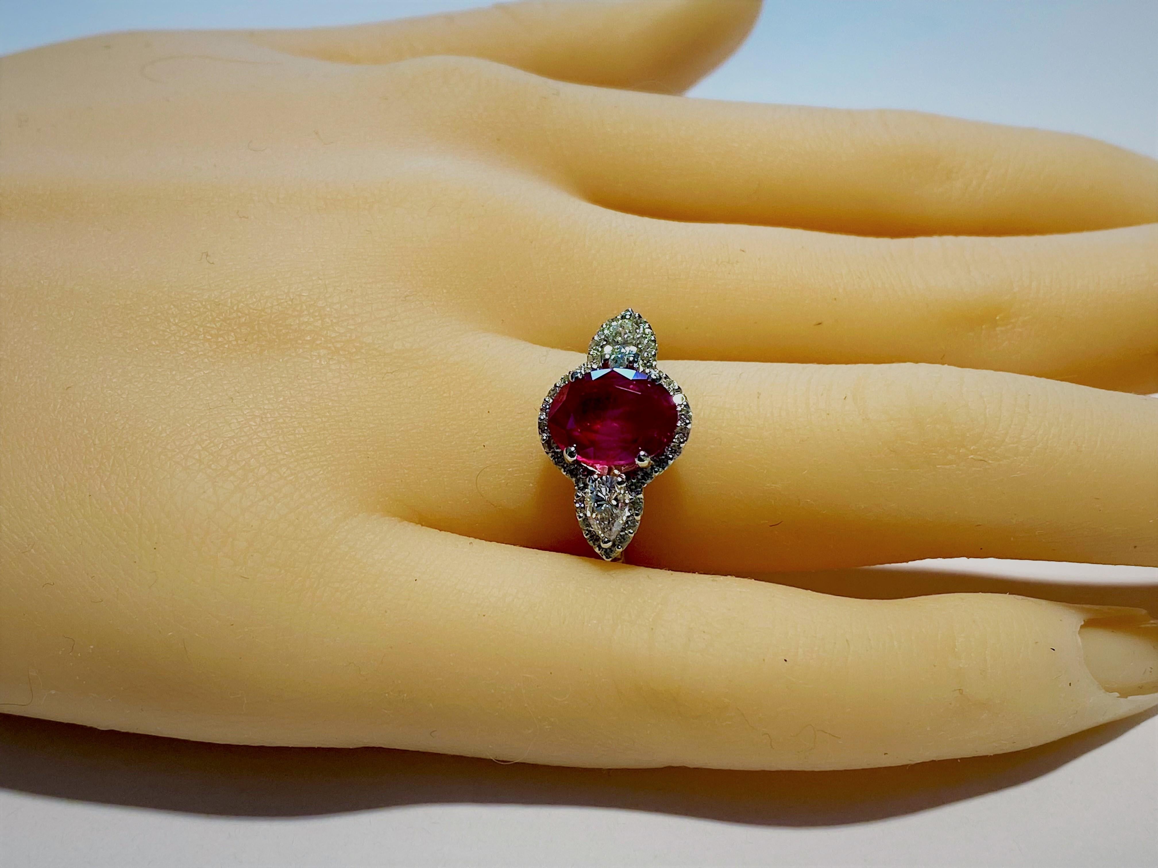 Platinum No Heat Magok Burma Ruby and Diamond Cocktail Ring GIA Certificate In New Condition In New York, NY
