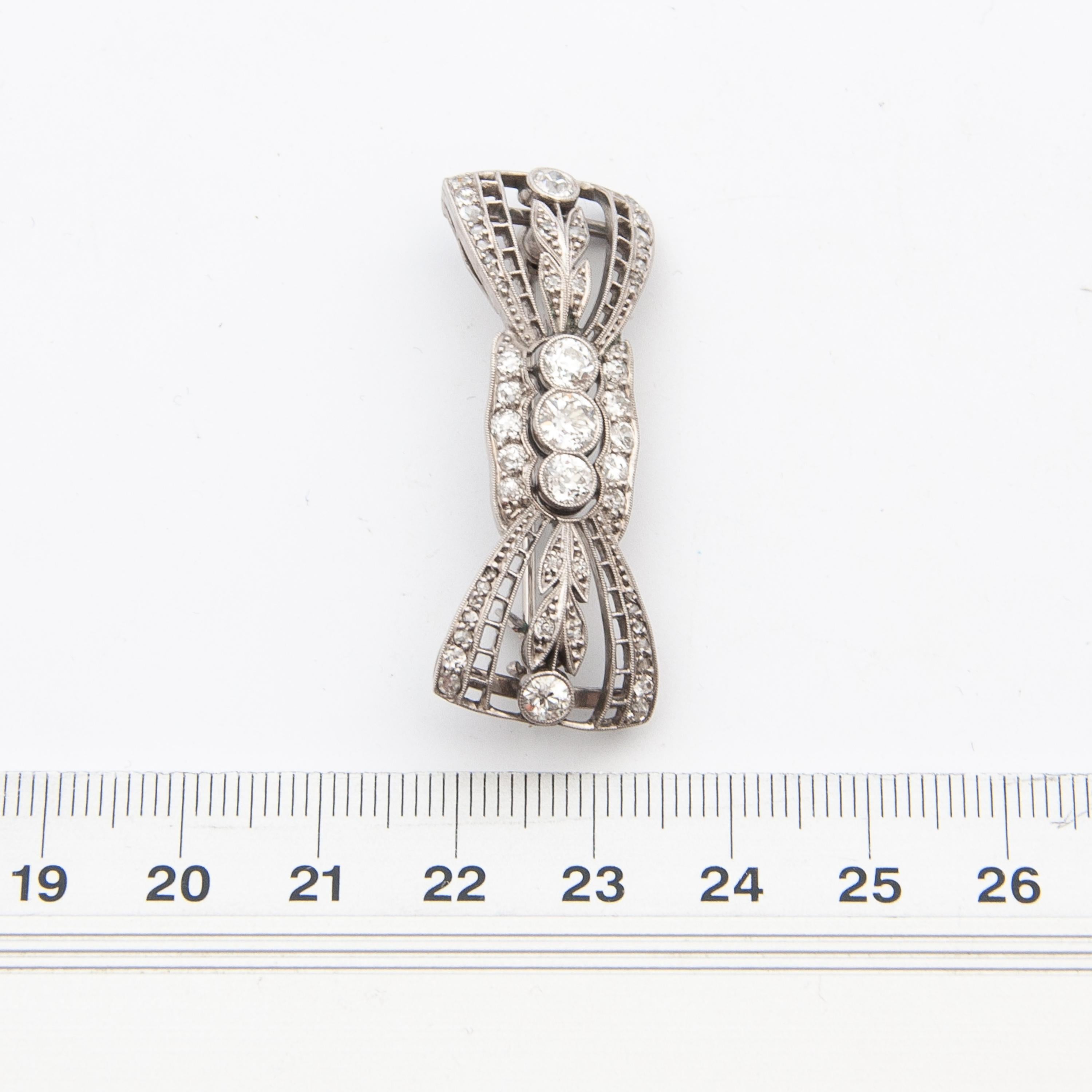 Art Deco 1930's Diamond Platinum Bow Brooch For Sale 1