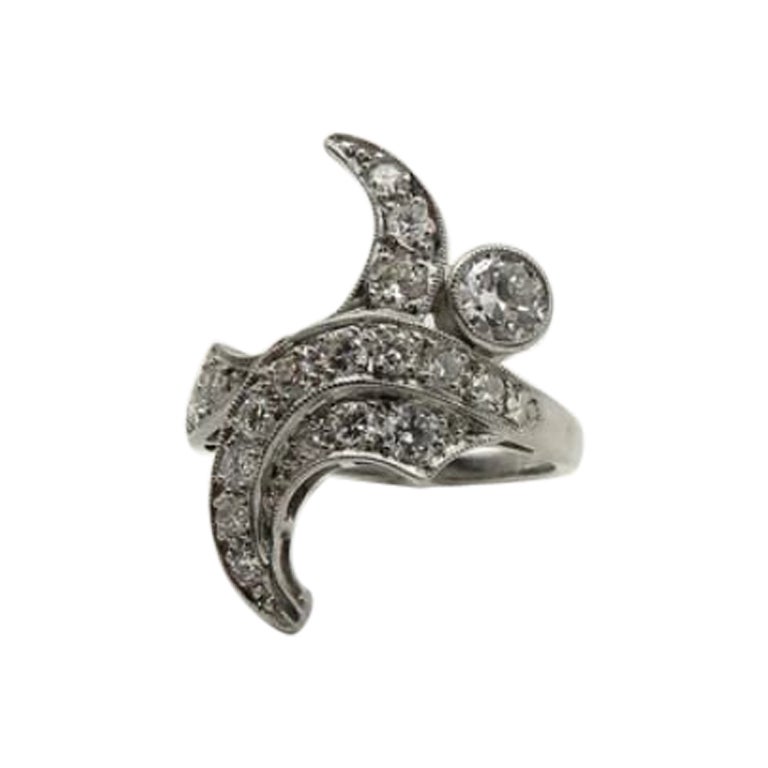 Organischer Platin-Motiv-Ring mit mehreren Diamanten, 1950er Jahre im Angebot