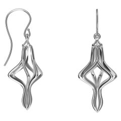 Pendants d'oreilles en platine et sculpture organique