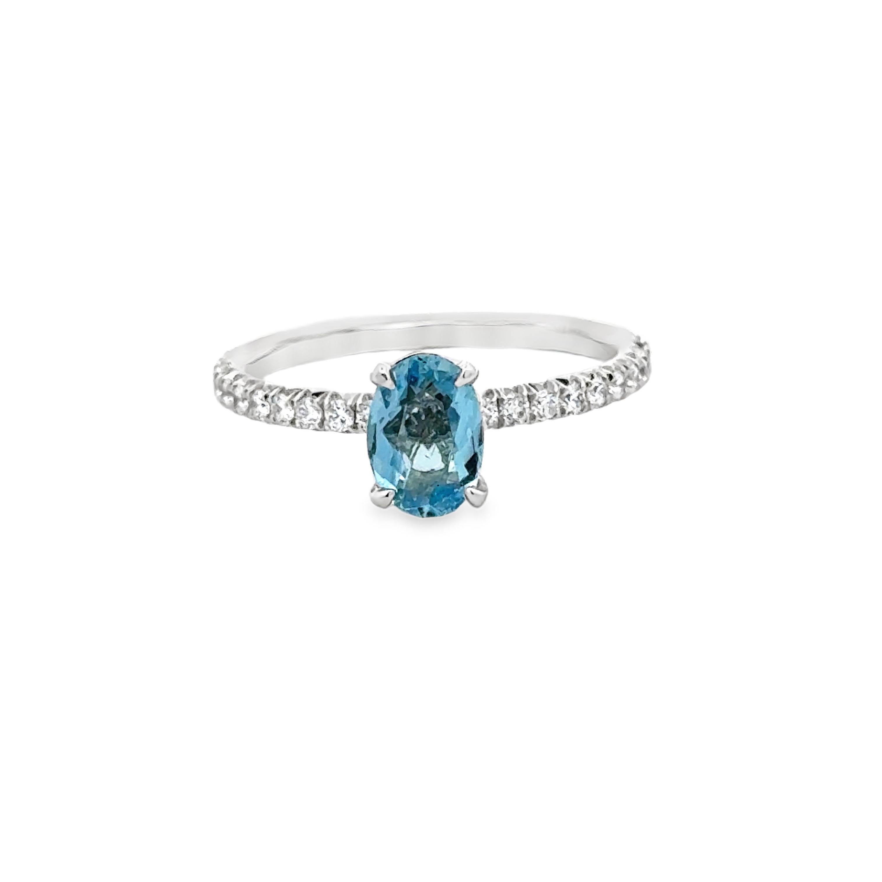 Women's Platinum, Oval Aquamarine and Diamond Cocktail Ring For Sale