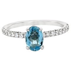 Anillo de Cóctel de Platino, Aguamarina Oval y Diamante