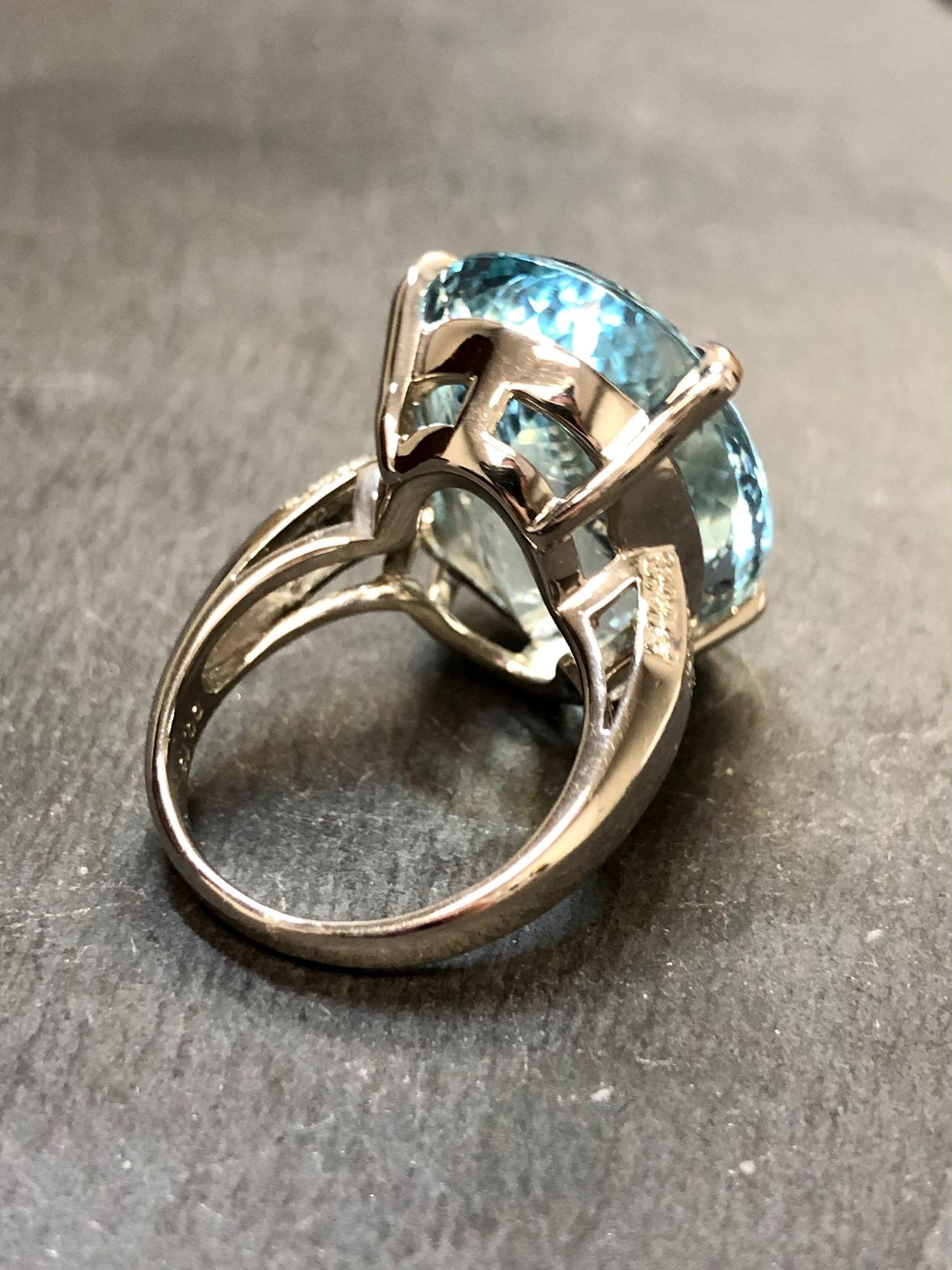 Oval Cut Platinum Oval Aquamarine Diamond Ring For Sale