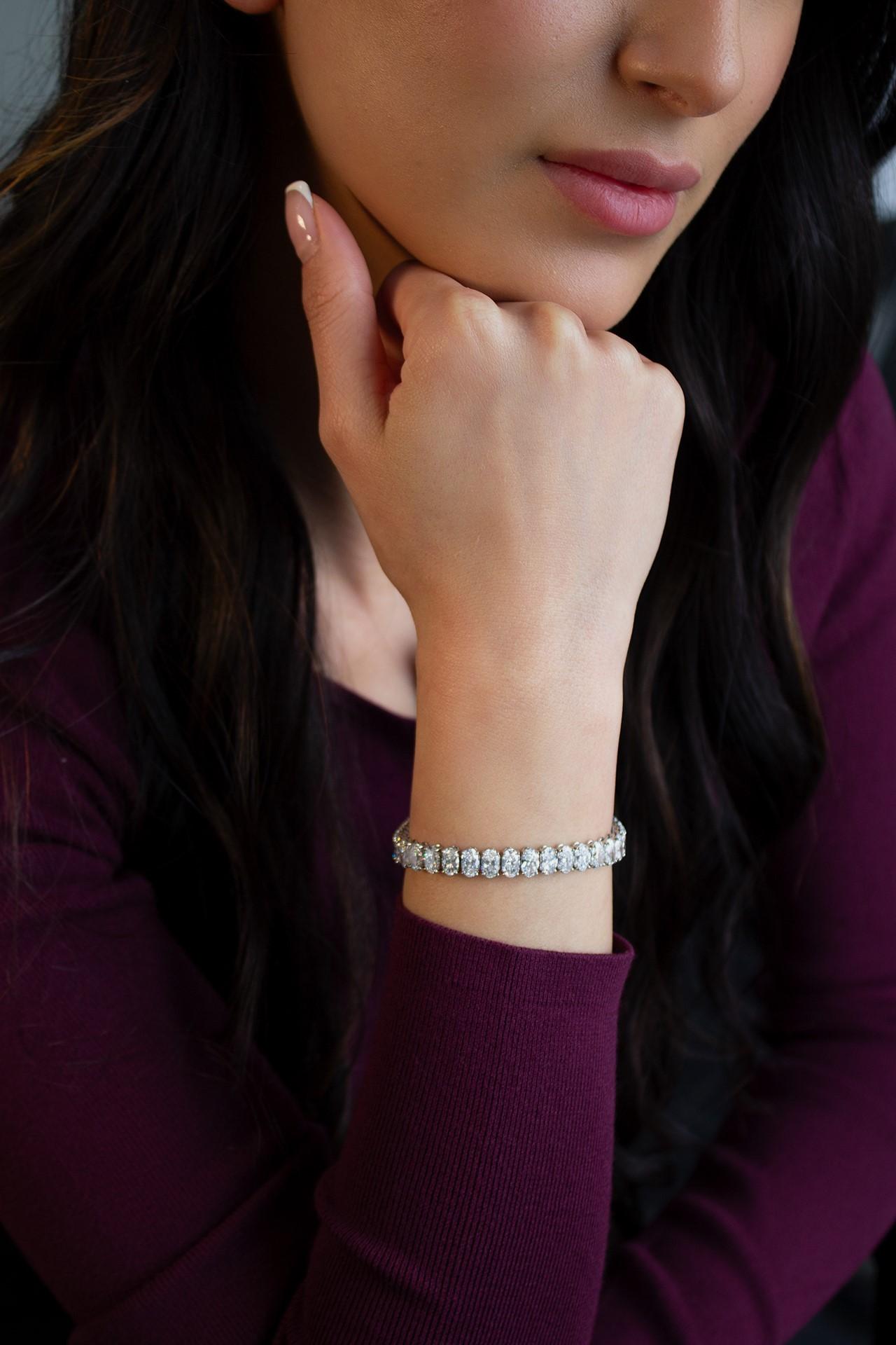Ovales Platin-Tennisarmband (Alle GIA-Steine) im Zustand „Neu“ im Angebot in Los Angeles, CA