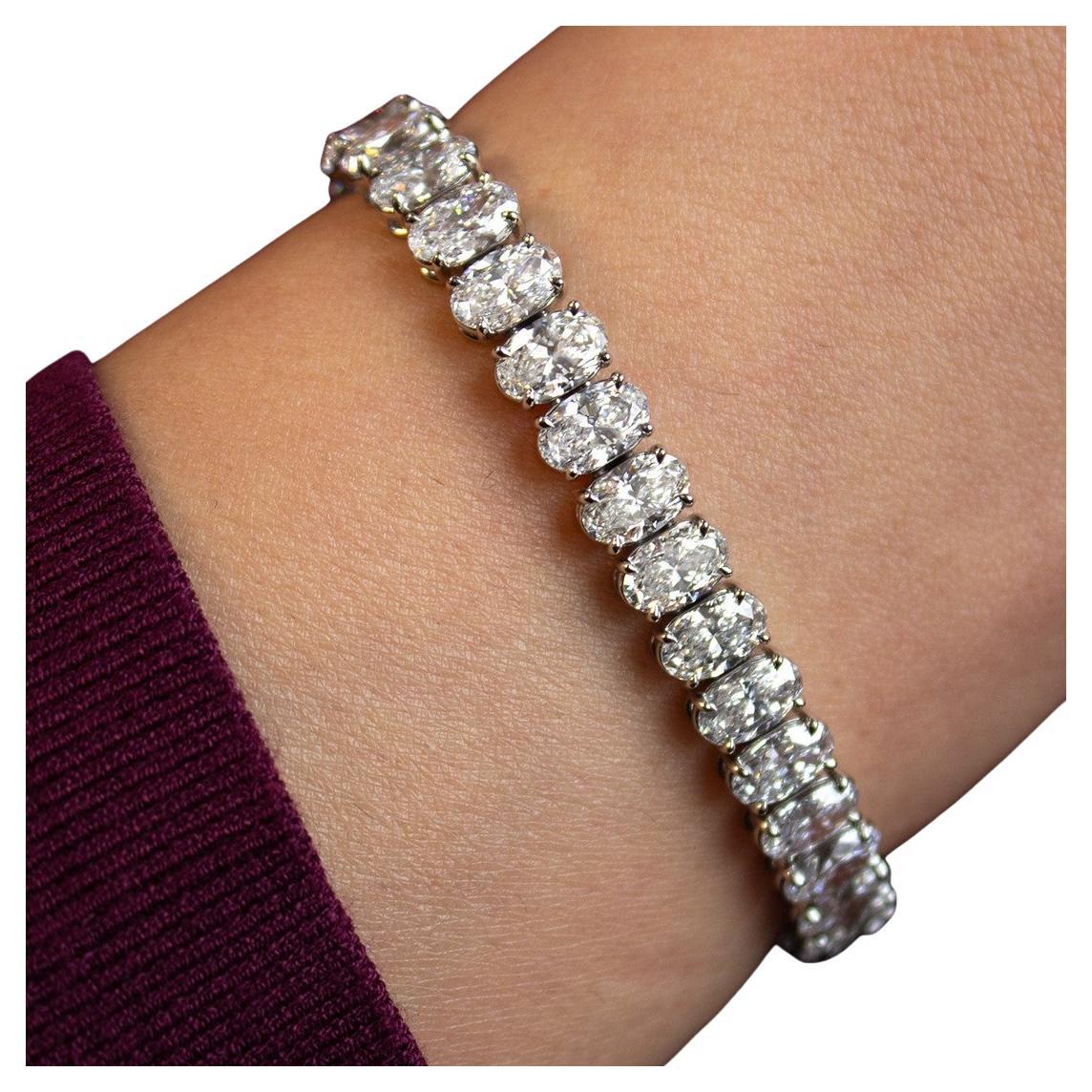 Ovales Platin-Tennisarmband (Alle GIA-Steine) im Angebot