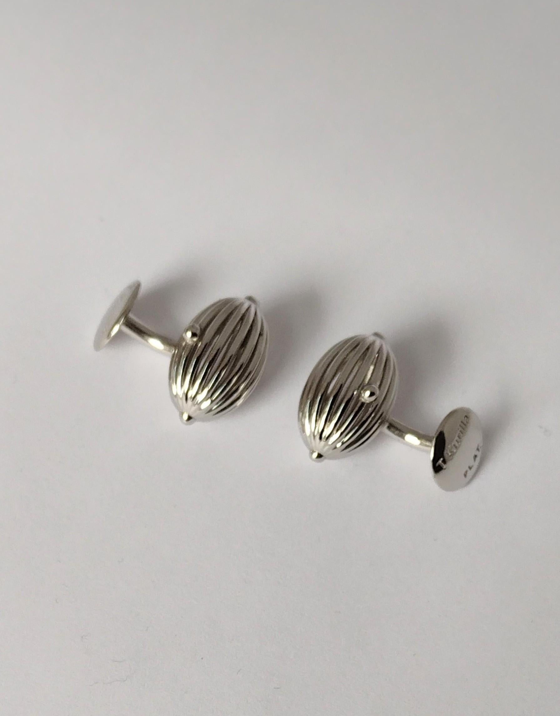 Platinum Oval Wire Sphere Cufflinks In New Condition For Sale In New York, NY