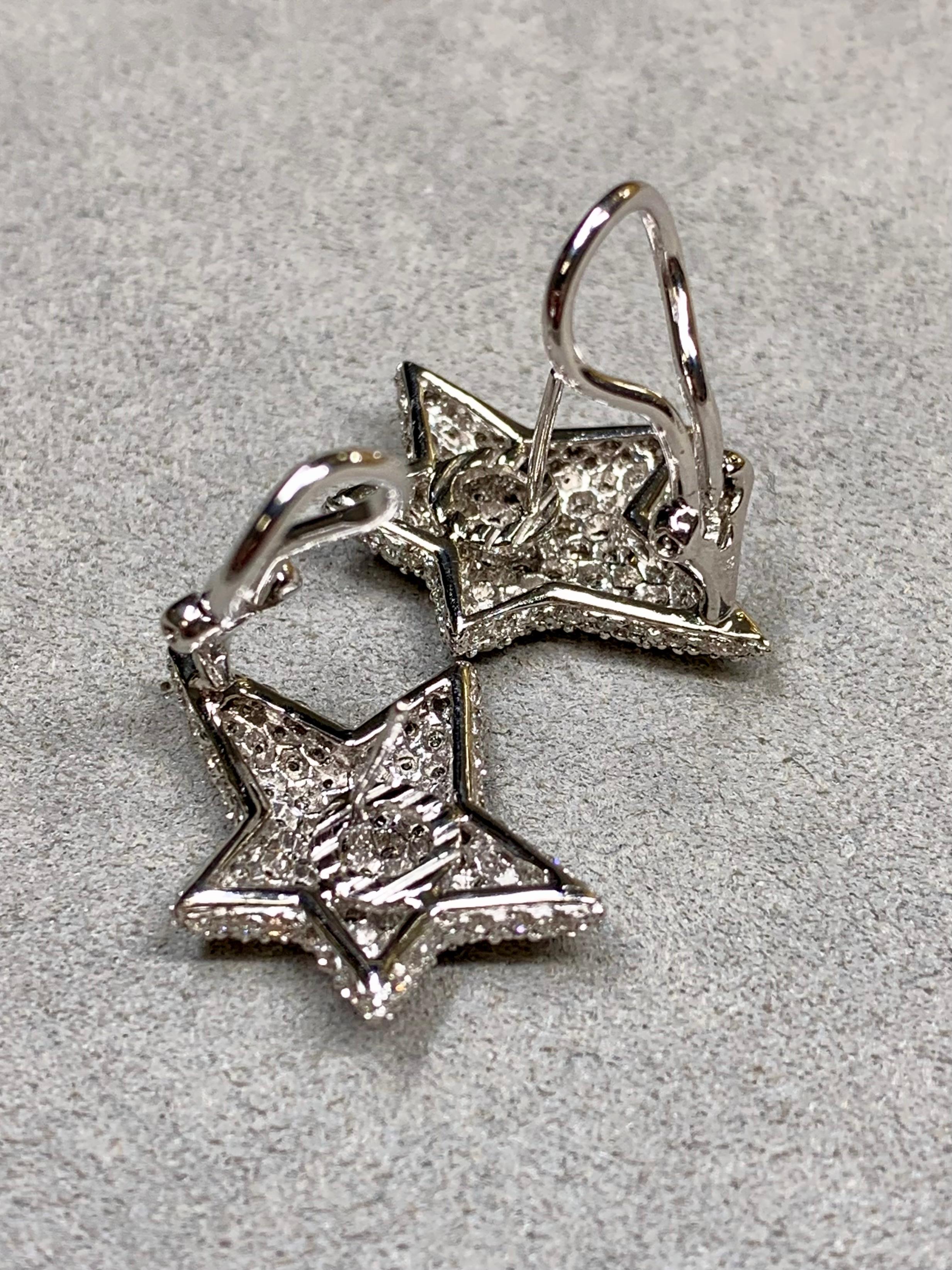Orecchini in platino Pavé Diamond Shooting Star Omega Back Huggie 4ctw In condizioni ottime in vendita a Winter Springs, FL