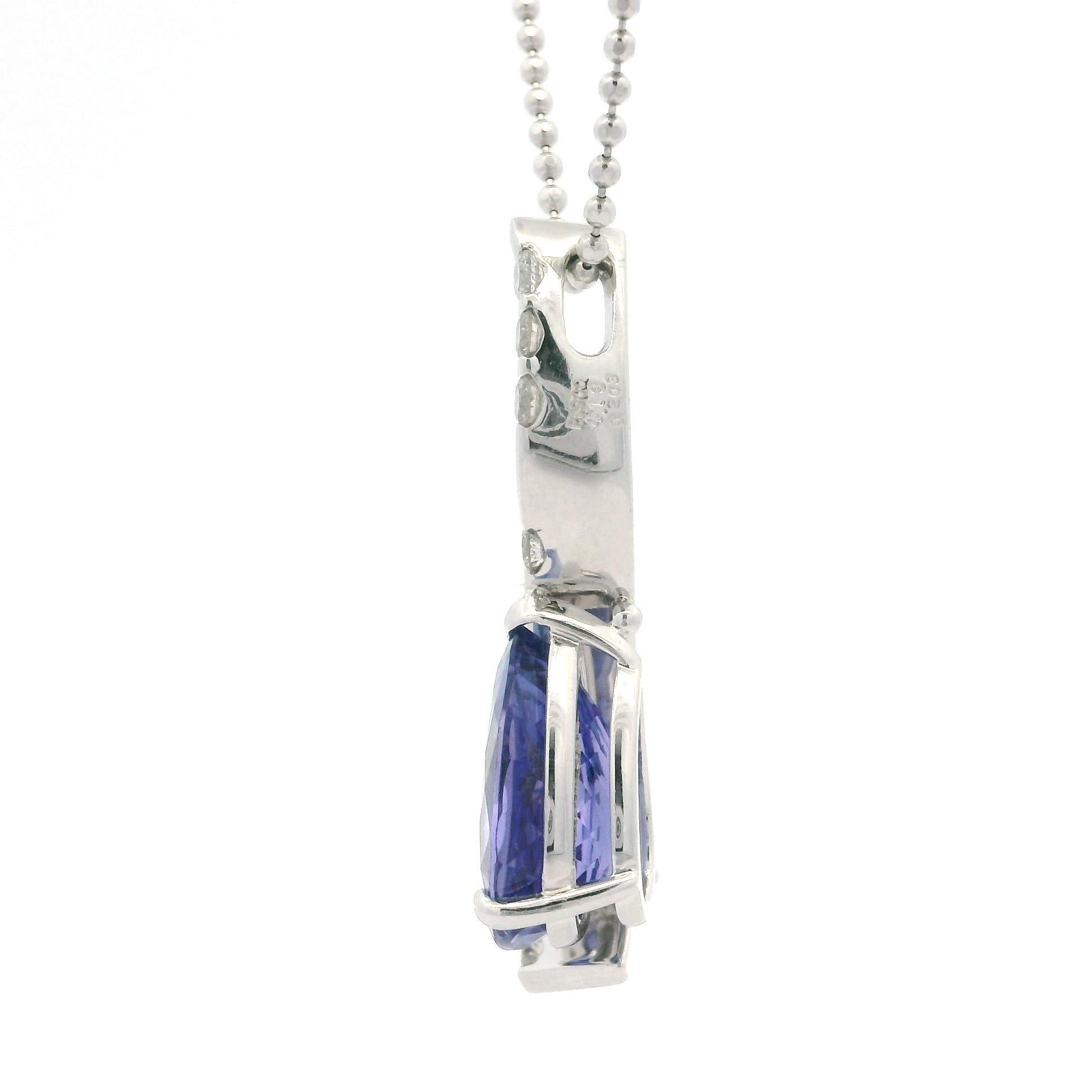 --Pietre: --
(1) Tanzanite naturale autentica - taglio a pera - incastonata - colore viola bluastro - 11,6x9,1 mm - 4,13 carati (esatto)
(6) Diamanti naturali autentici - taglio rotondo brillante - incastonati - bel colore bianco - 0,20ctw