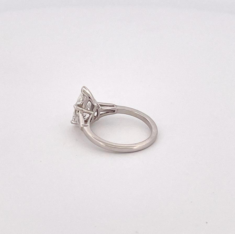 Platinum Pear Shape 3 Stone Engagement Ring In Excellent Condition For Sale In Dallas, TX