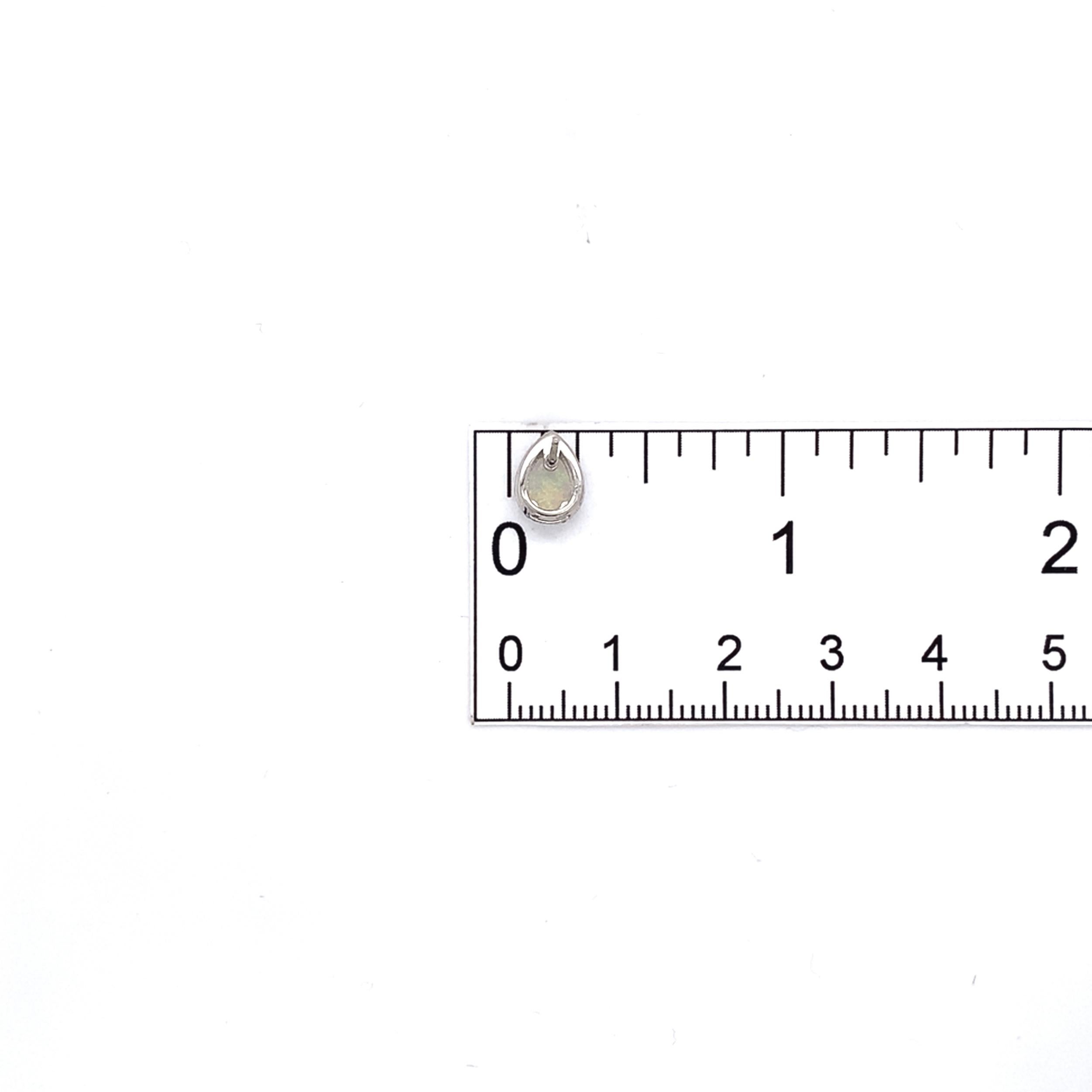 Boucles d'oreilles en platine avec halo d'opale australienne en forme de poire et de diamant en vente 4