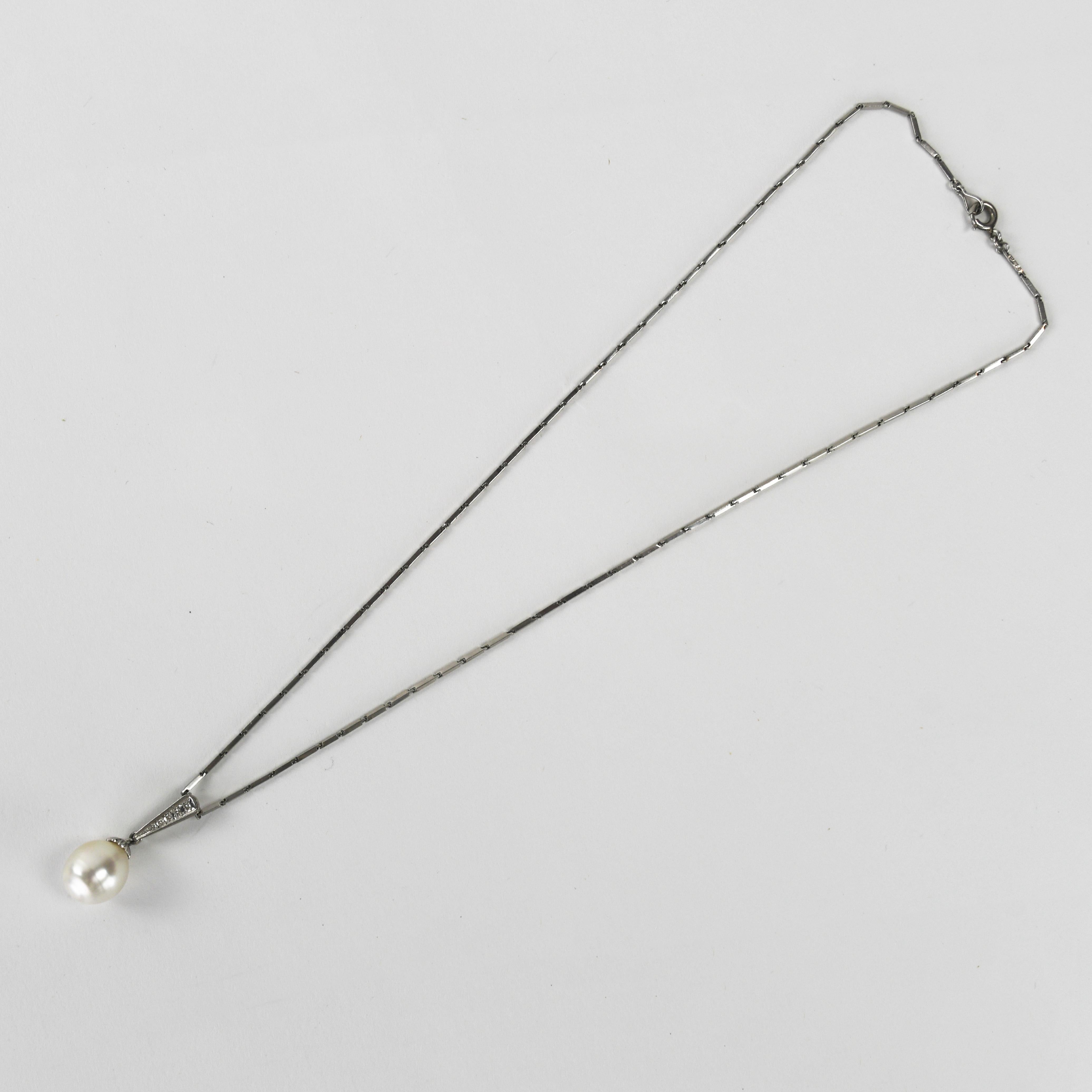 Taglio rotondo Collana di platino con perle e diamanti 15,6g in vendita