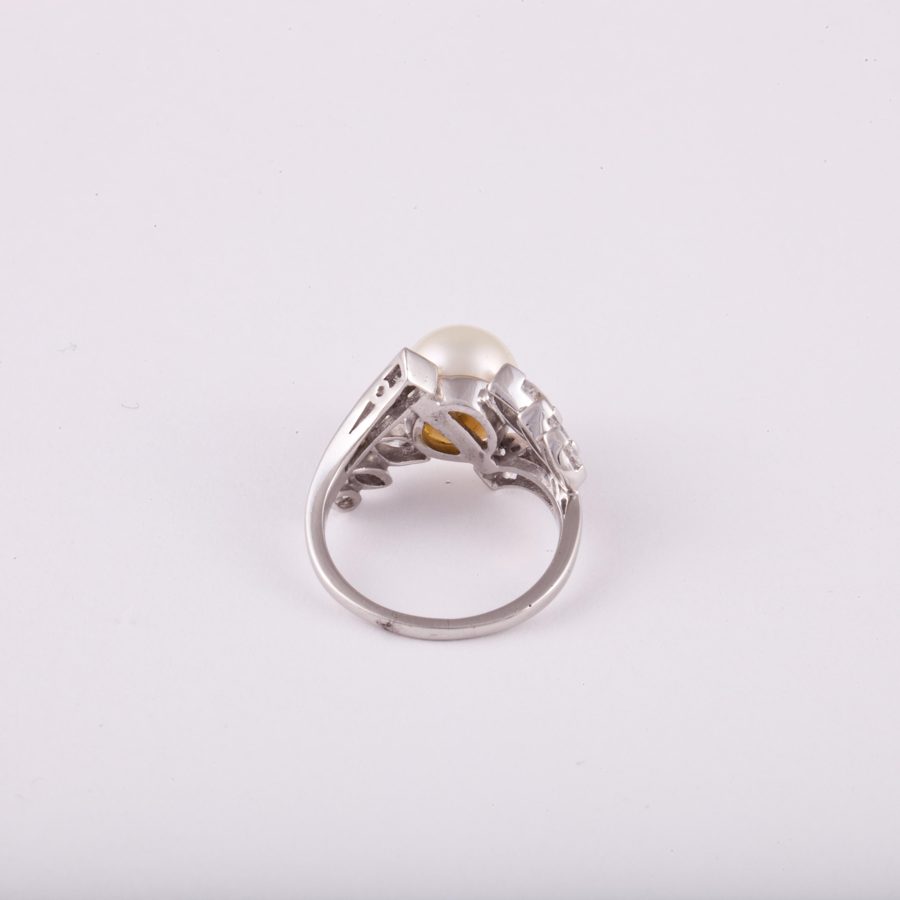 Platinum Cultured Pearl and Diamond Ring In Good Condition In Houston, TX