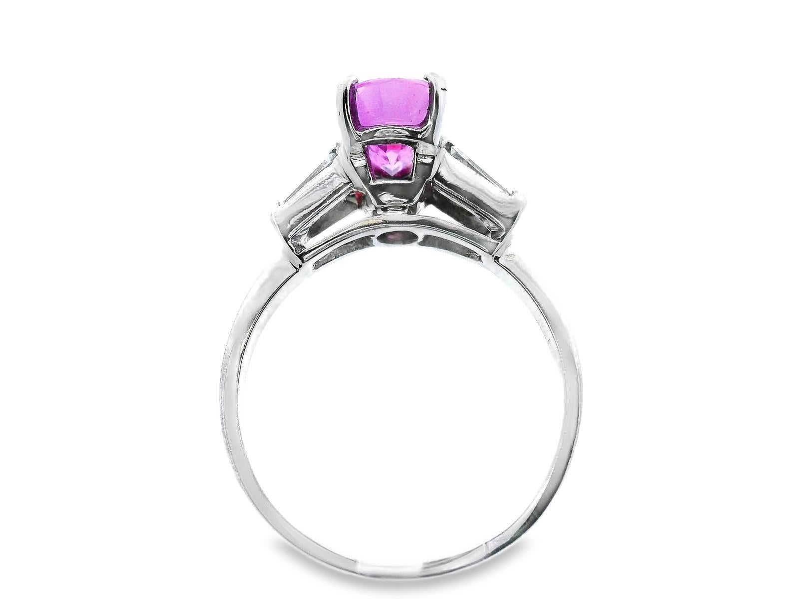 Anello in platino con zaffiro rosa e diamante baguette con AGL Report in vendita 2