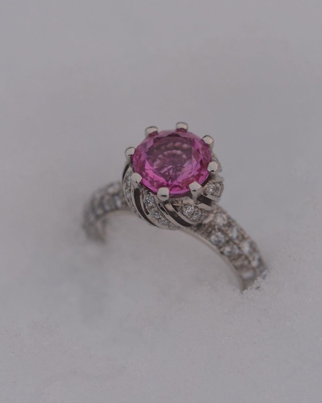 Bague en platine 950 avec saphir rose et diamants   Pour femmes en vente