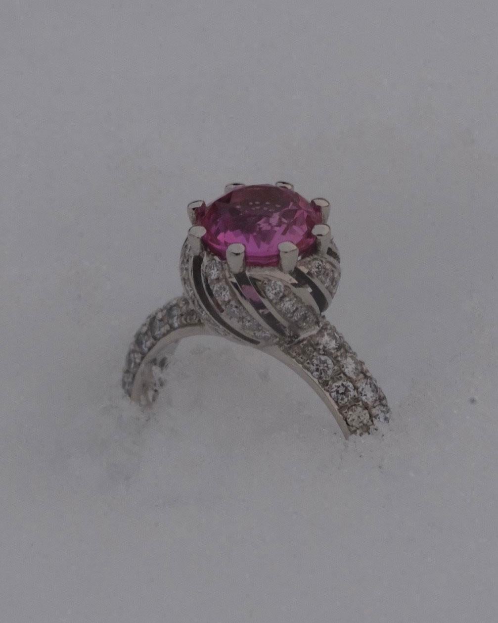 Ring in 950/ Platinum with Pink Sapphire and Diamonds   For Sale 1