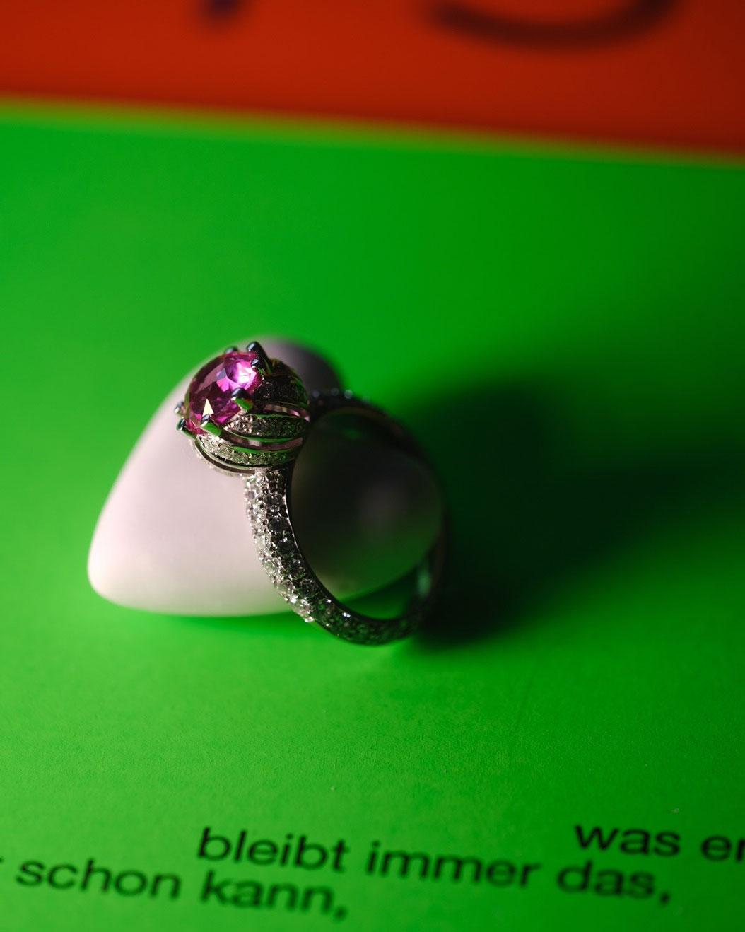 Ring in 950/ Platinum with Pink Sapphire and Diamonds   For Sale 2