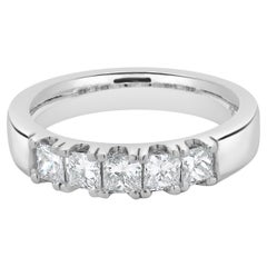 Anillo de diamantes talla princesa en platino