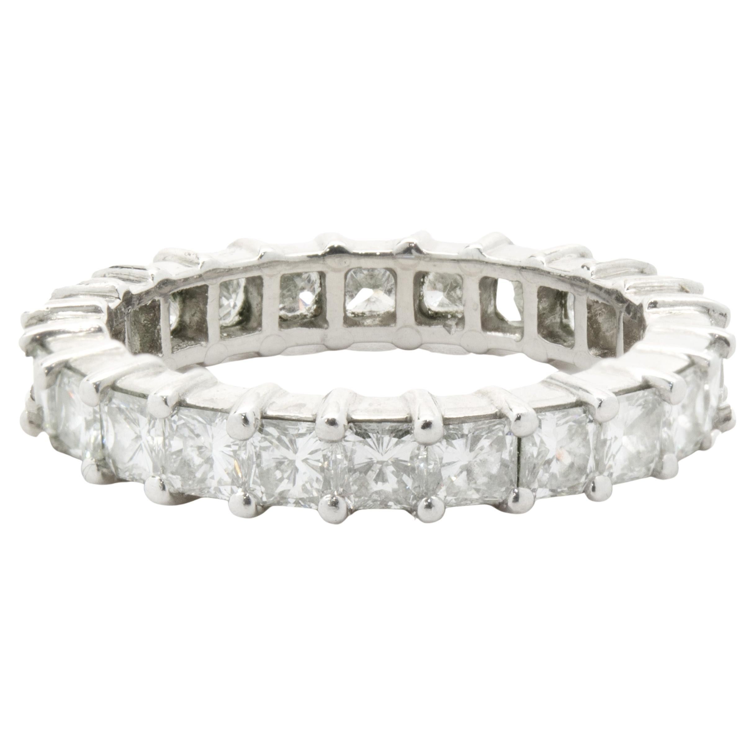 Platin-Eternity-Ring mit Diamant im Prinzessinnenschliff