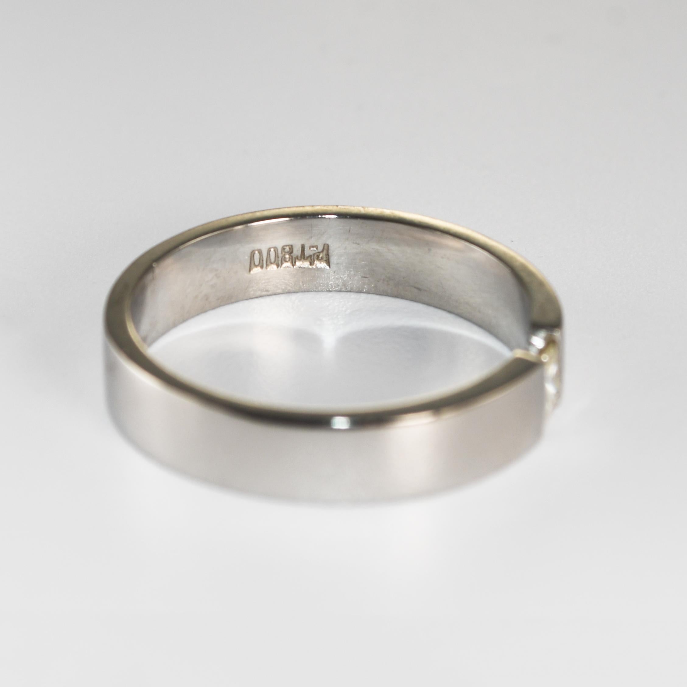 Alianza de Platino con Diamante talla princesa 0,12ct en venta 1