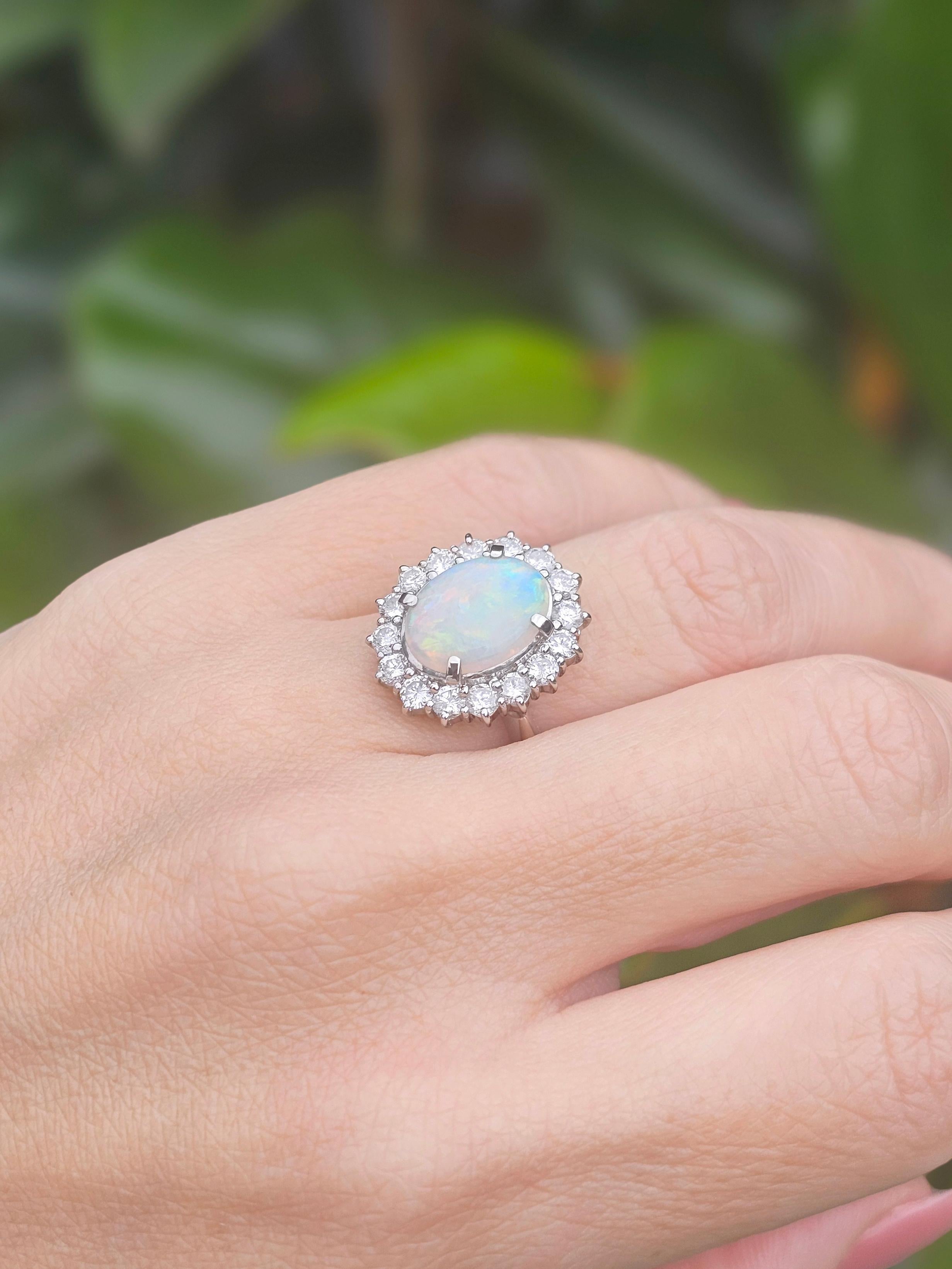 Anillo de Platino Pt900 Ópalo Australiano y Diamante Cabujón en venta