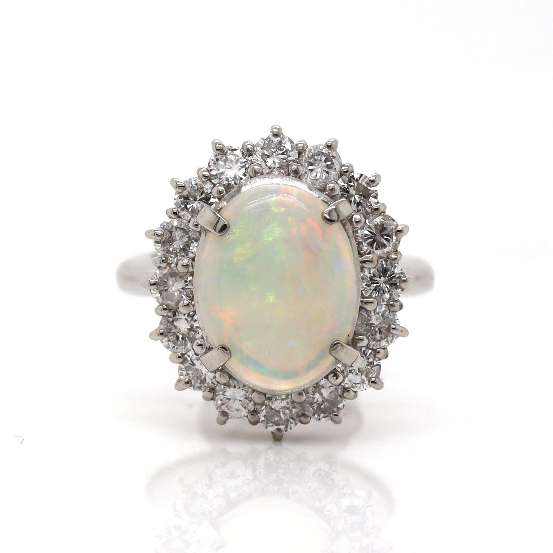 Anillo de Platino Pt900 Ópalo Australiano y Diamante en venta 2
