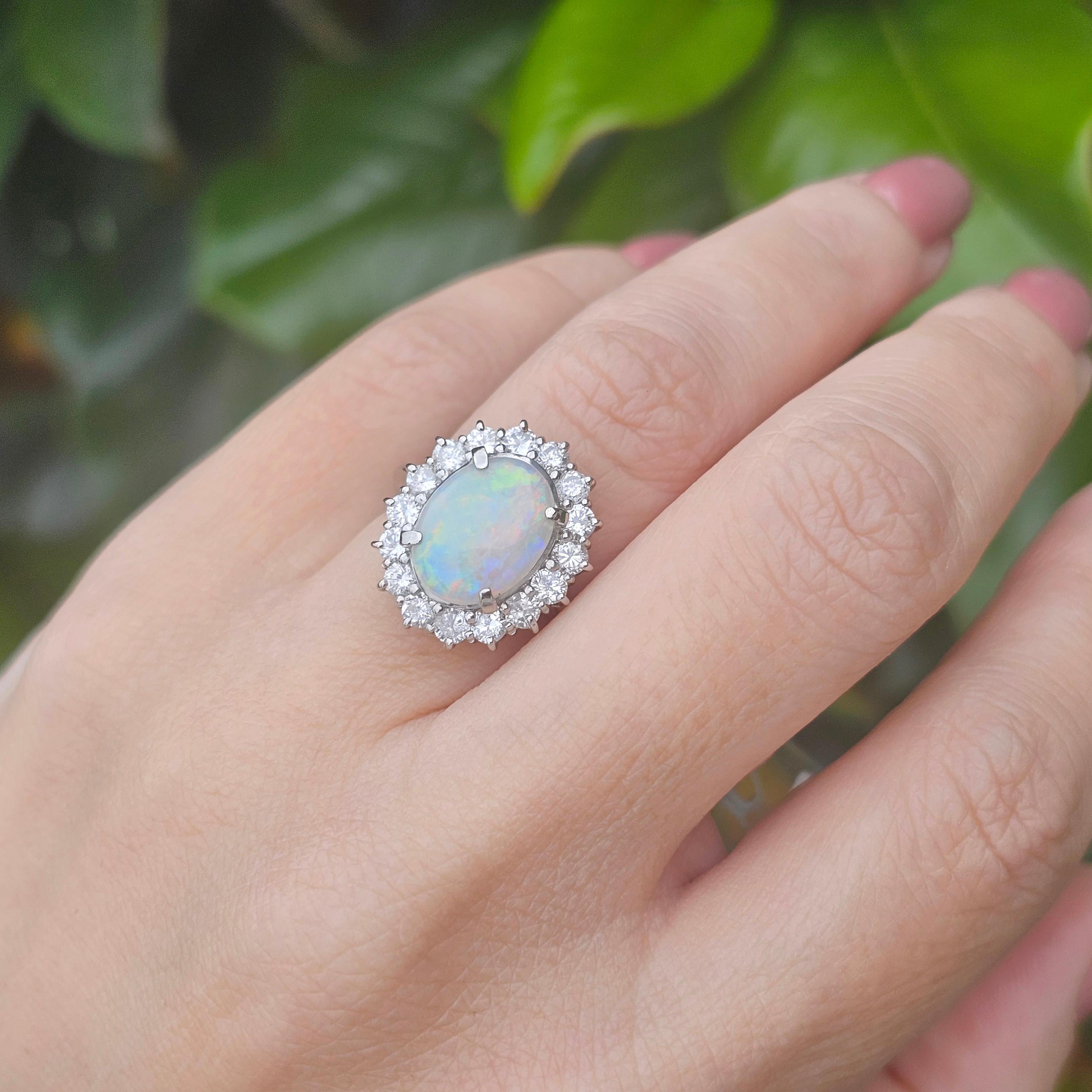 Anillo de Platino Pt900 Ópalo Australiano y Diamante en venta 3