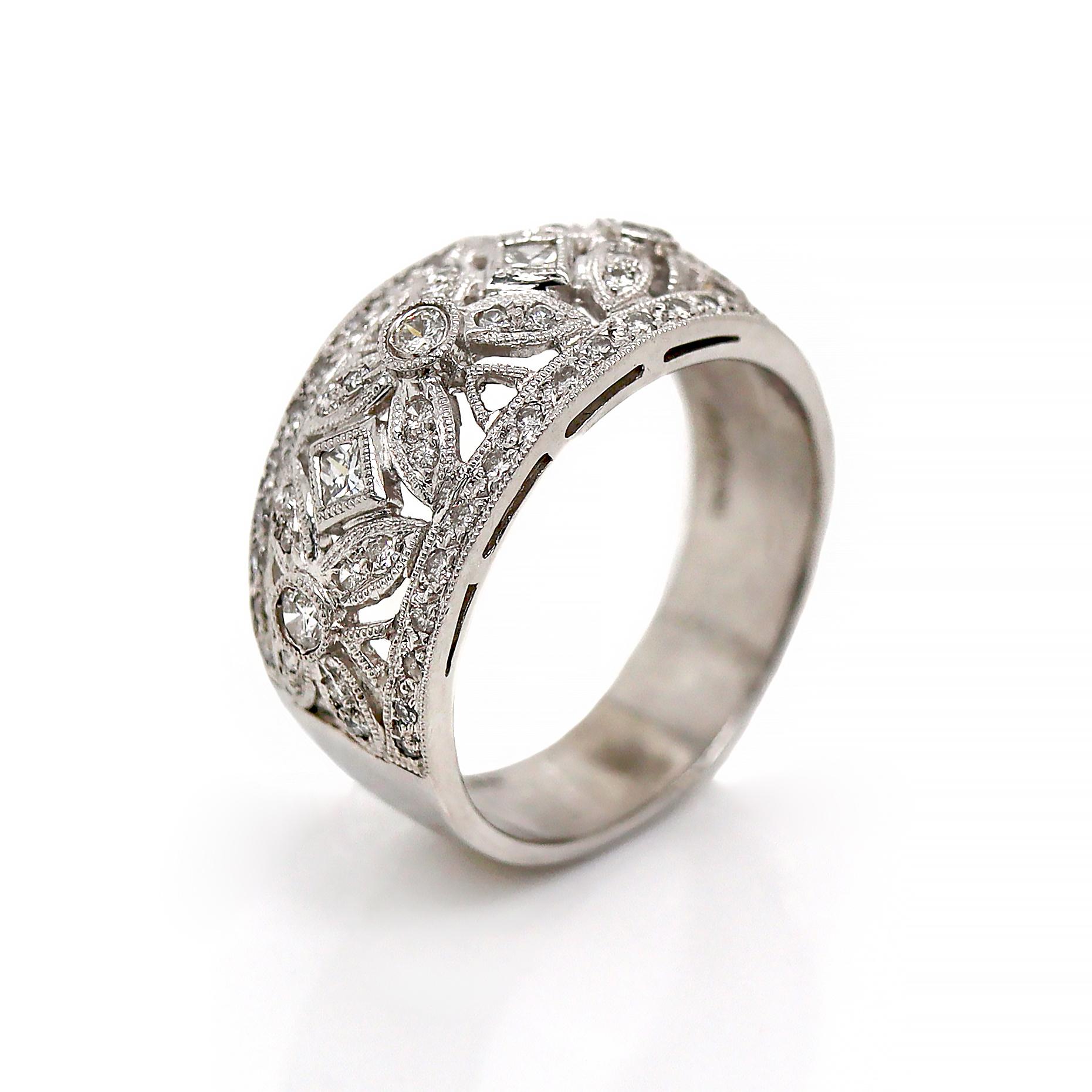 Women's or Men's Platinum Pt900 Diamond Filigree Ring For Sale