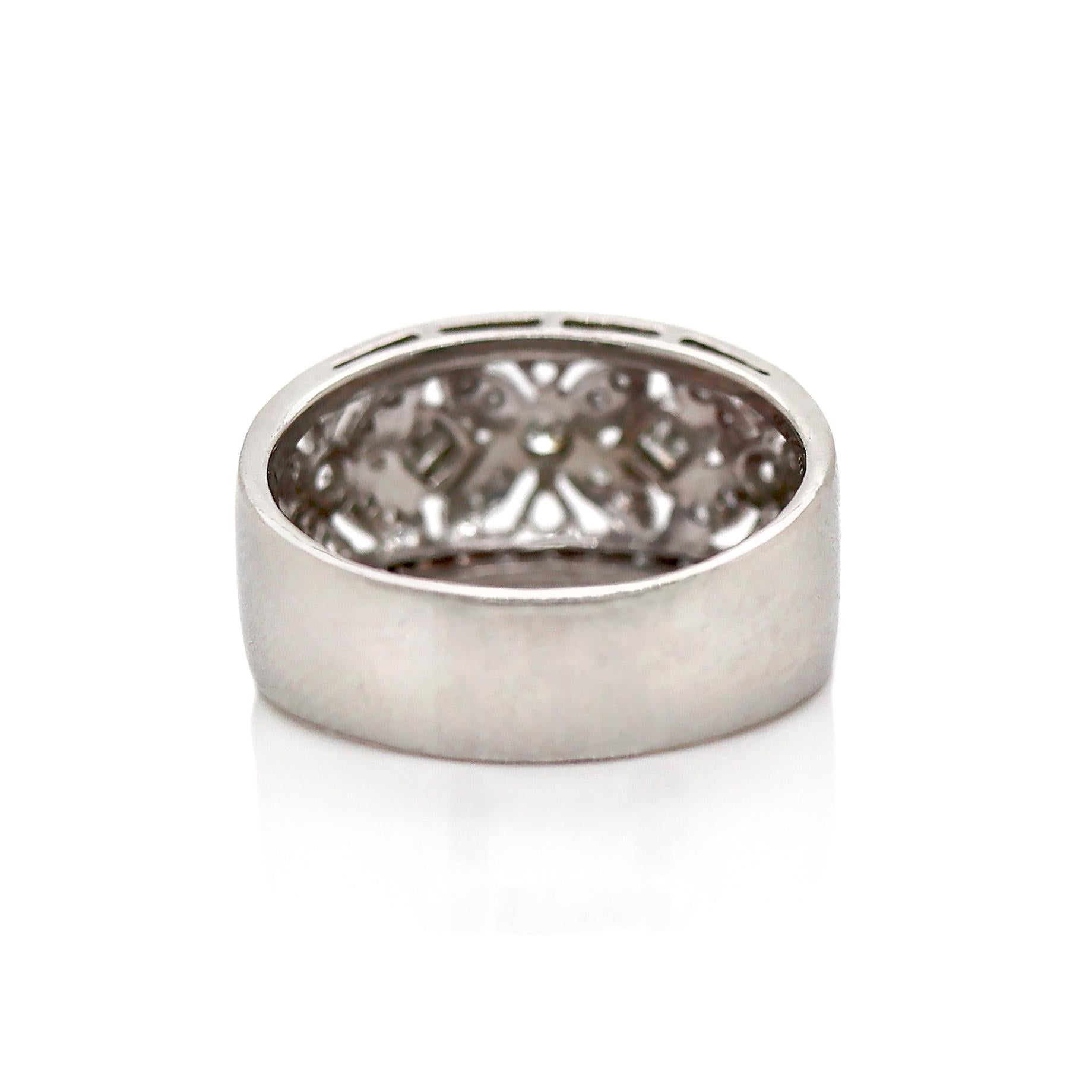 Platinum Pt900 Diamond Filigree Ring For Sale 1