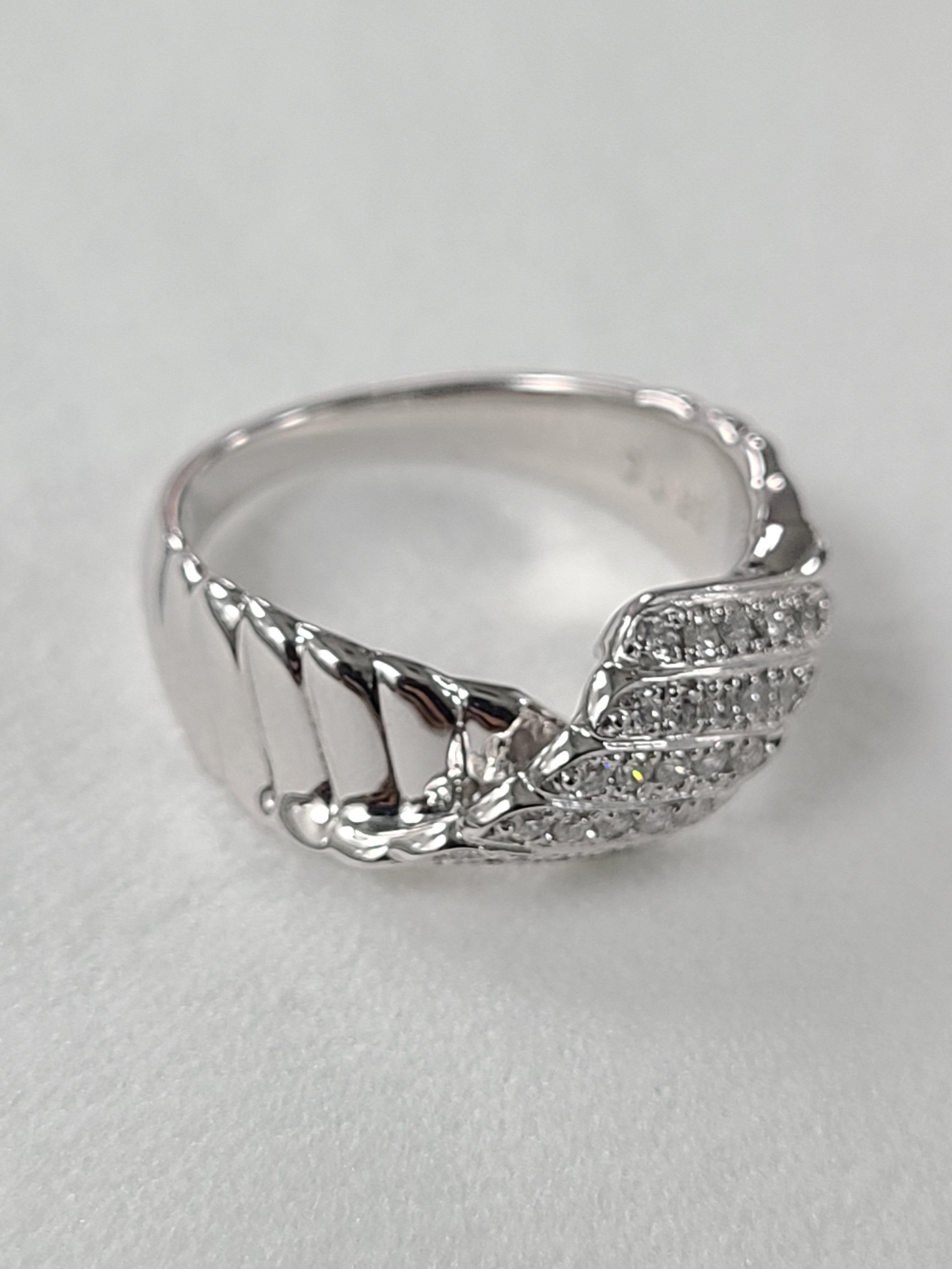 Platinum PT900 Diamond Ring