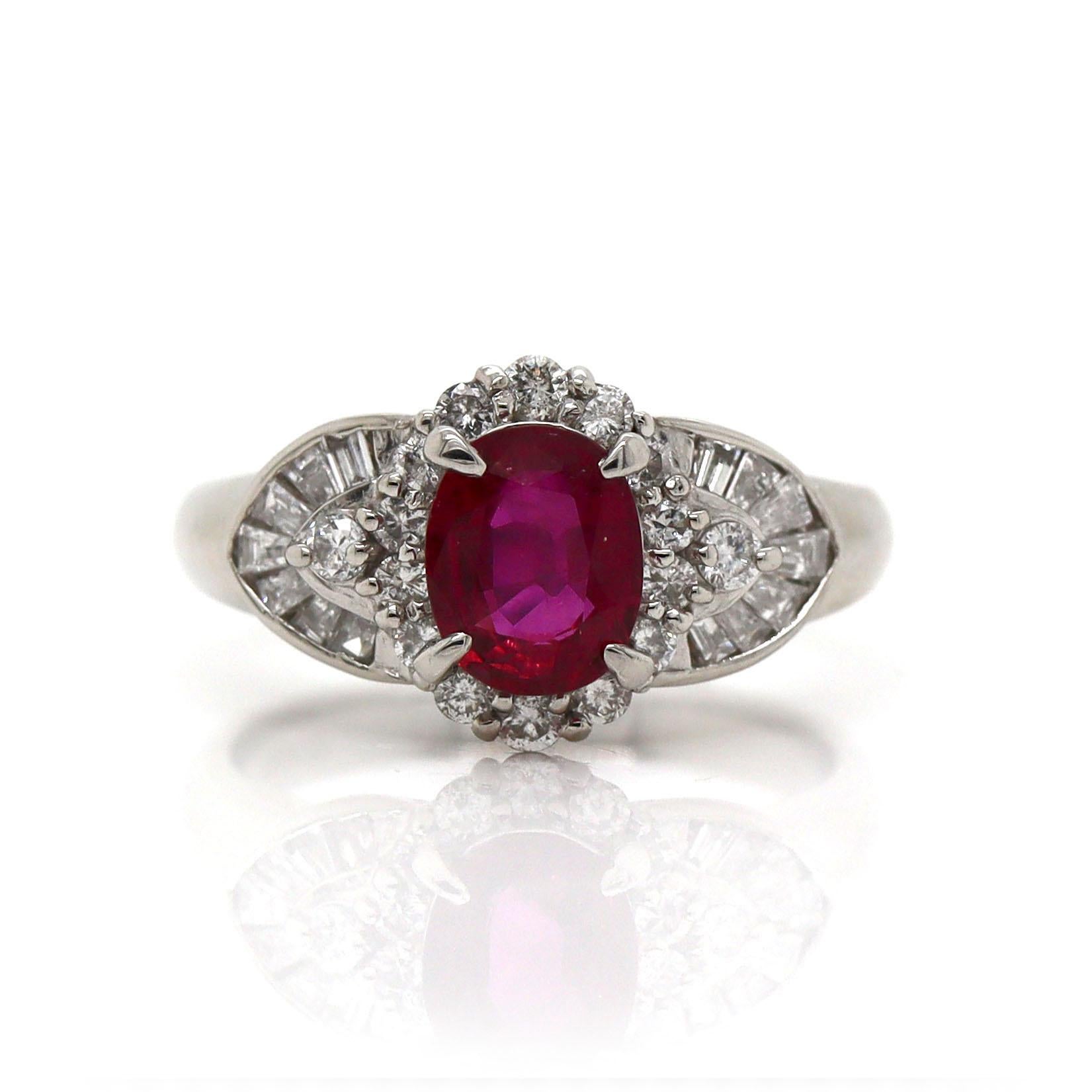 Femenino o masculino Anillo PT900 de Platino con Rubí y Diamantes en venta