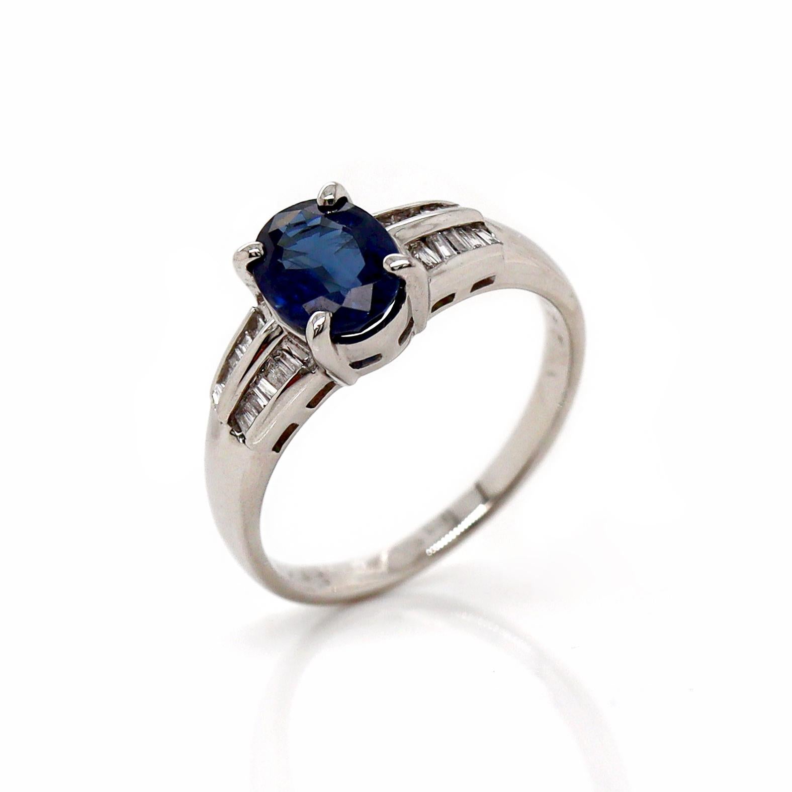 Women's or Men's Platinum Pt900 Sapphire and Diamond Ring For Sale